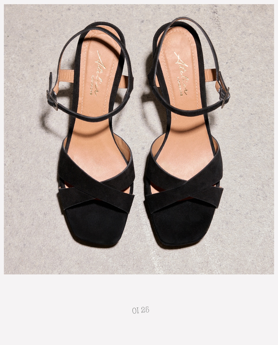 Sandálias com Plataforma e Salto Fino Preto-6