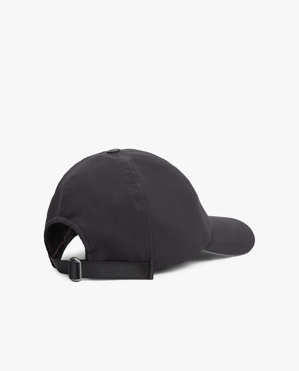 Boné Liso com Logótipo Metálico Preto-2
