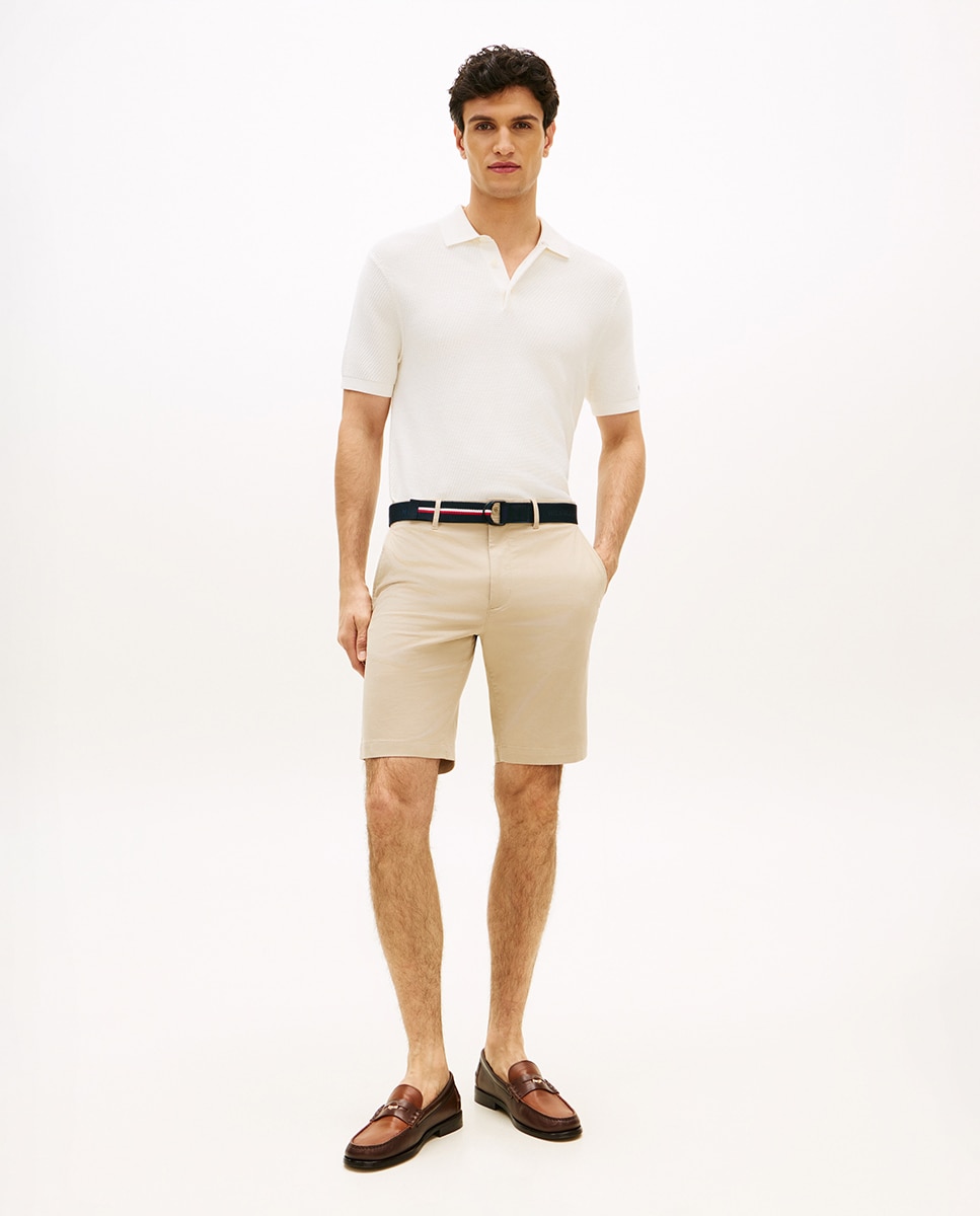 Imagen 0 de Bermuda de caballero lisa tipo chino Beige