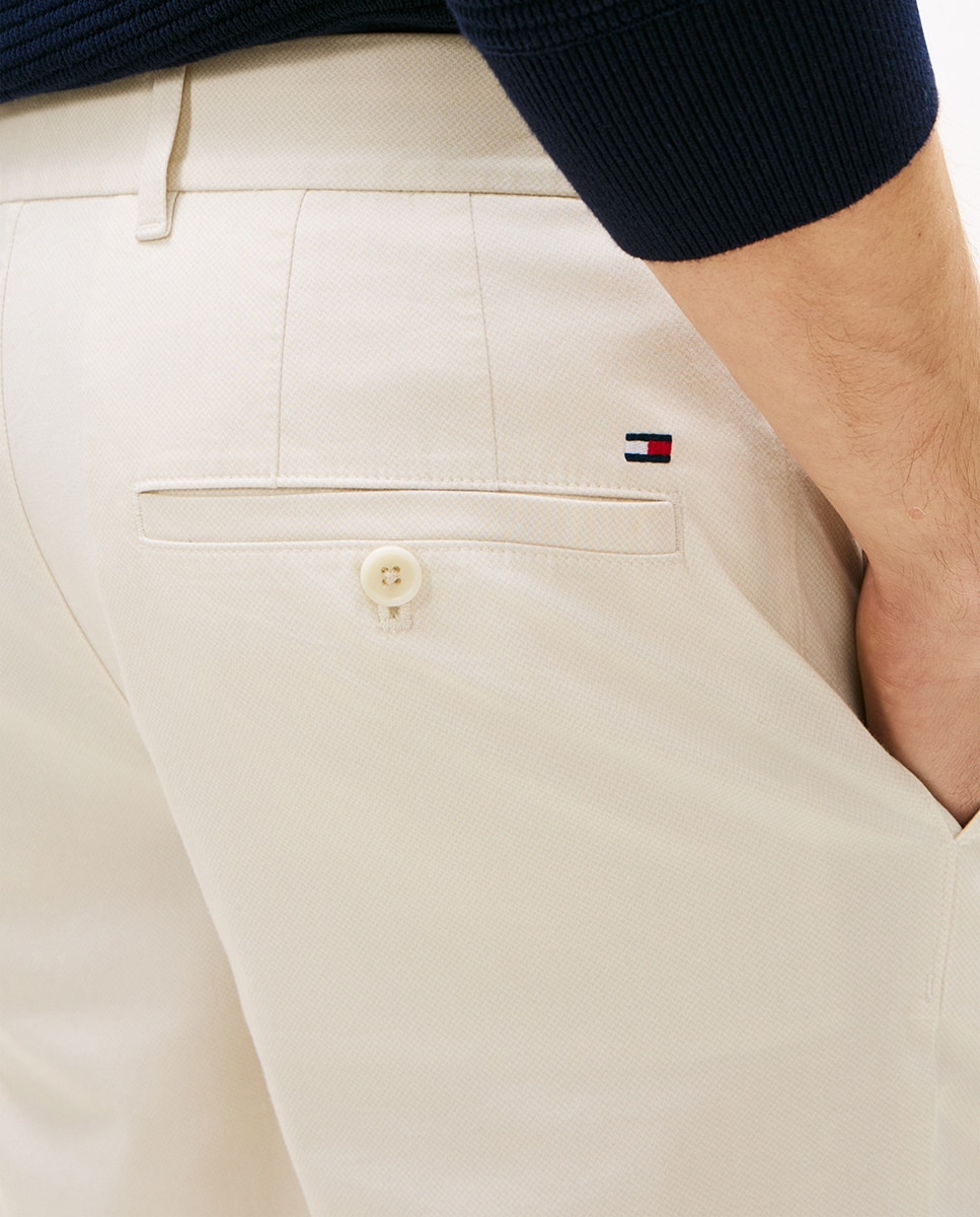 Bermudas Estampadas com Bolsos Laterais e Posteriores Branco-4