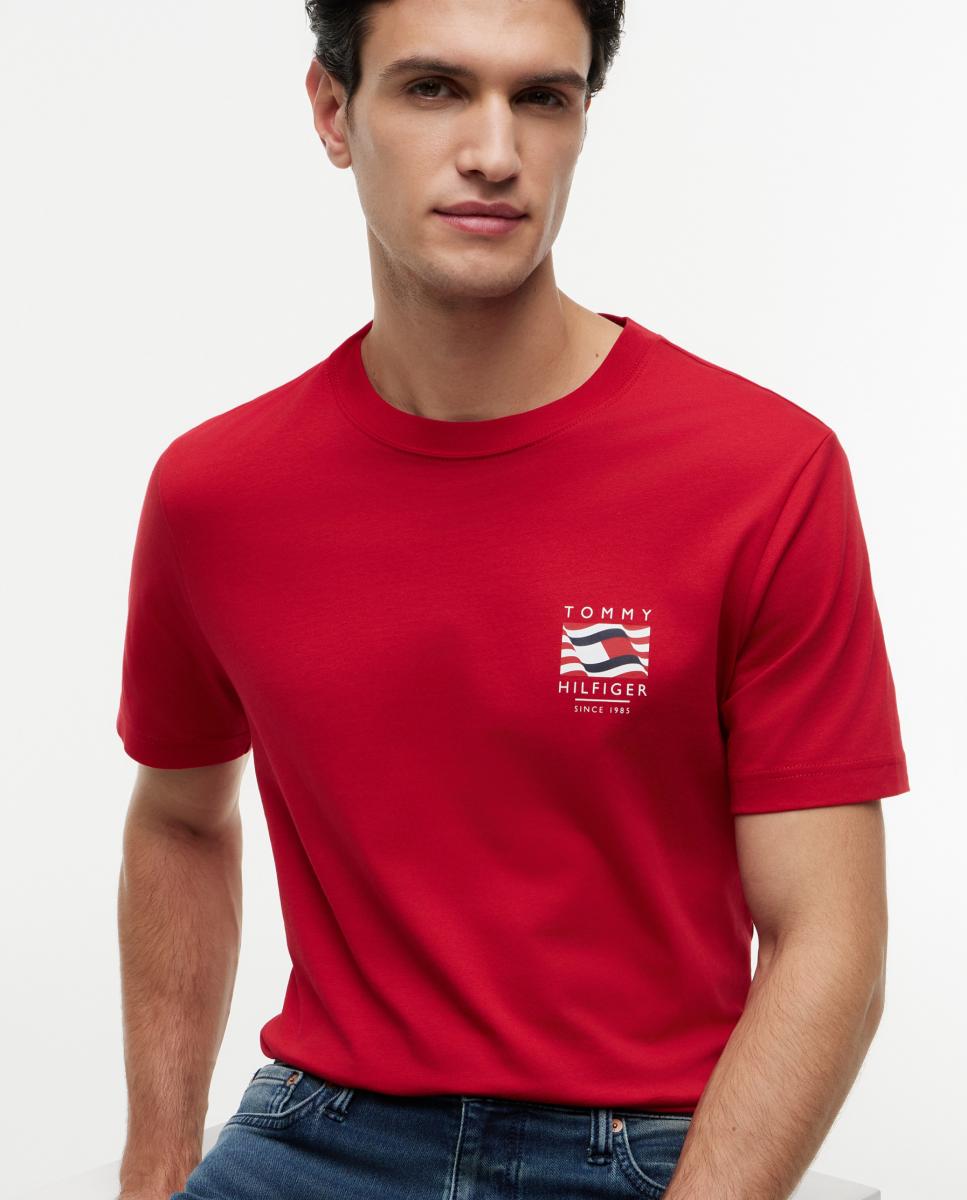 Camiseta de caballero con branding impreso en el pecho - Tommy Hilfiger - Rojo Rojo-3