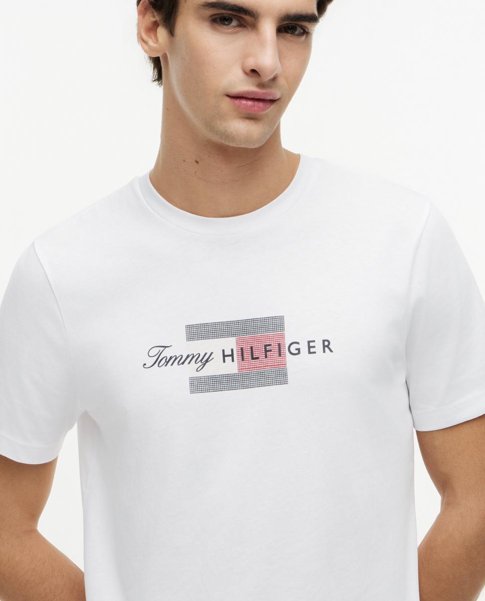 T-shirt com Branding Impresso no Peito Branco-3