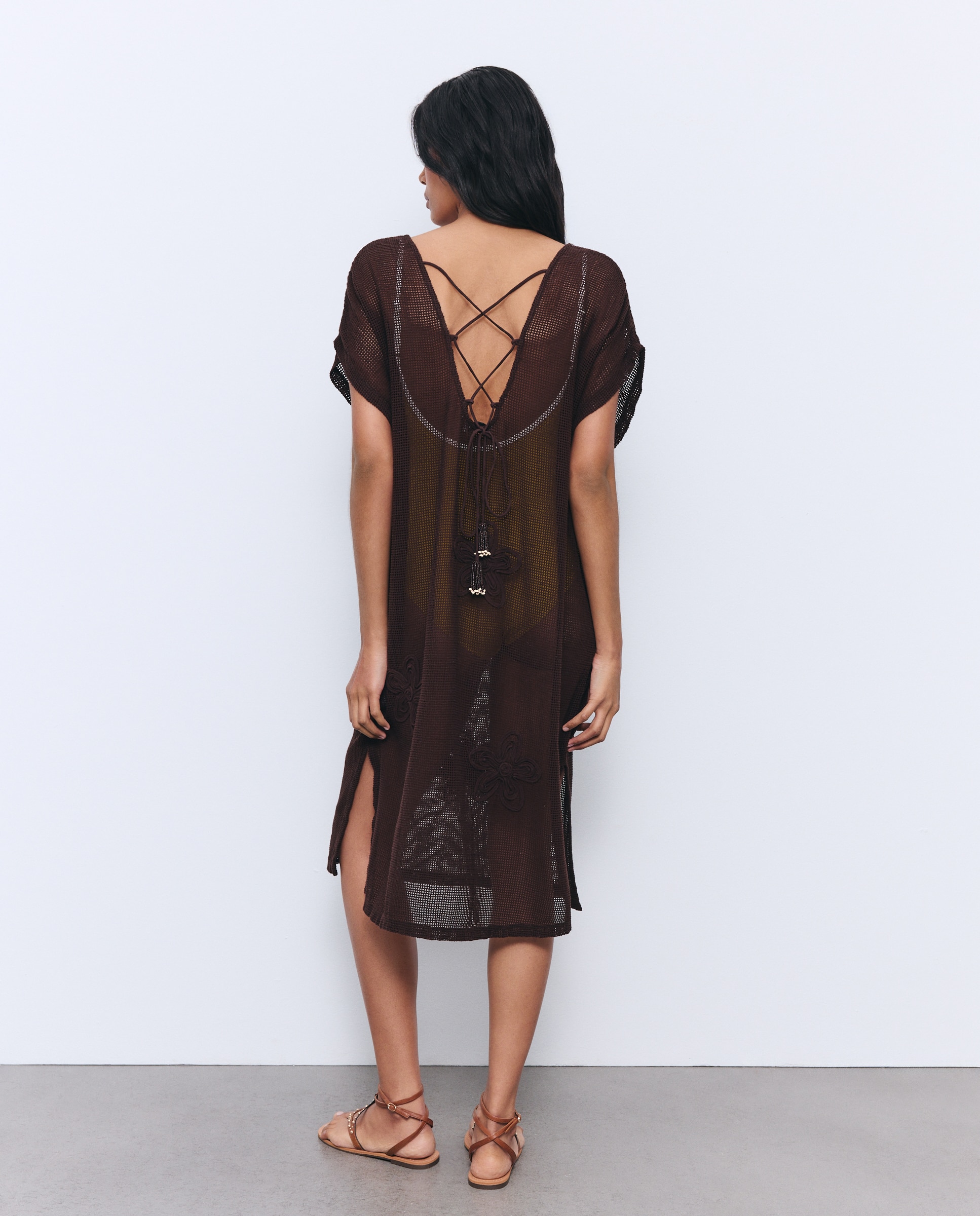 Kaftan de Crochet com Flores Chocolate-2