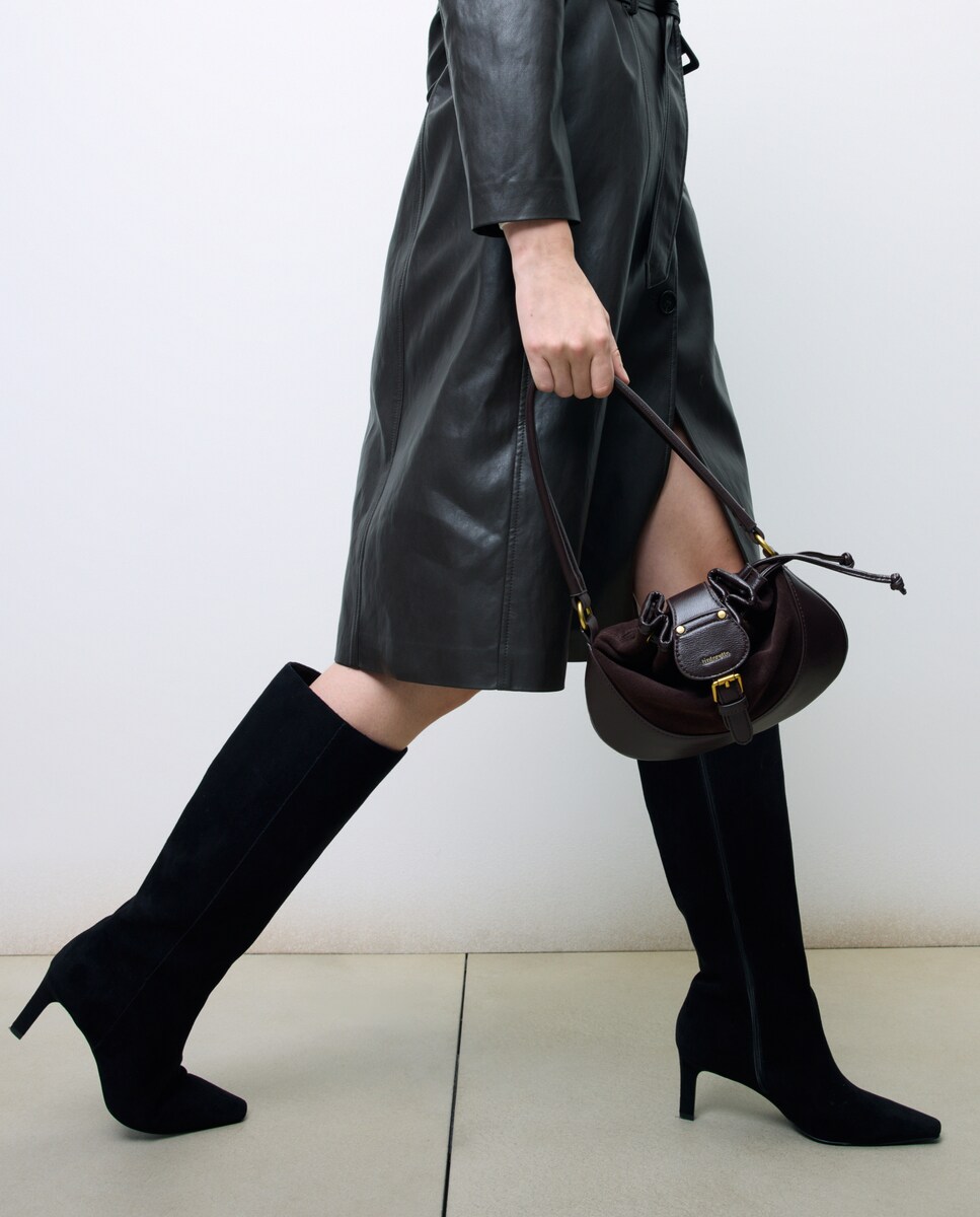 Mala a Tiracolo em Pele com Fivela Chocolate-4