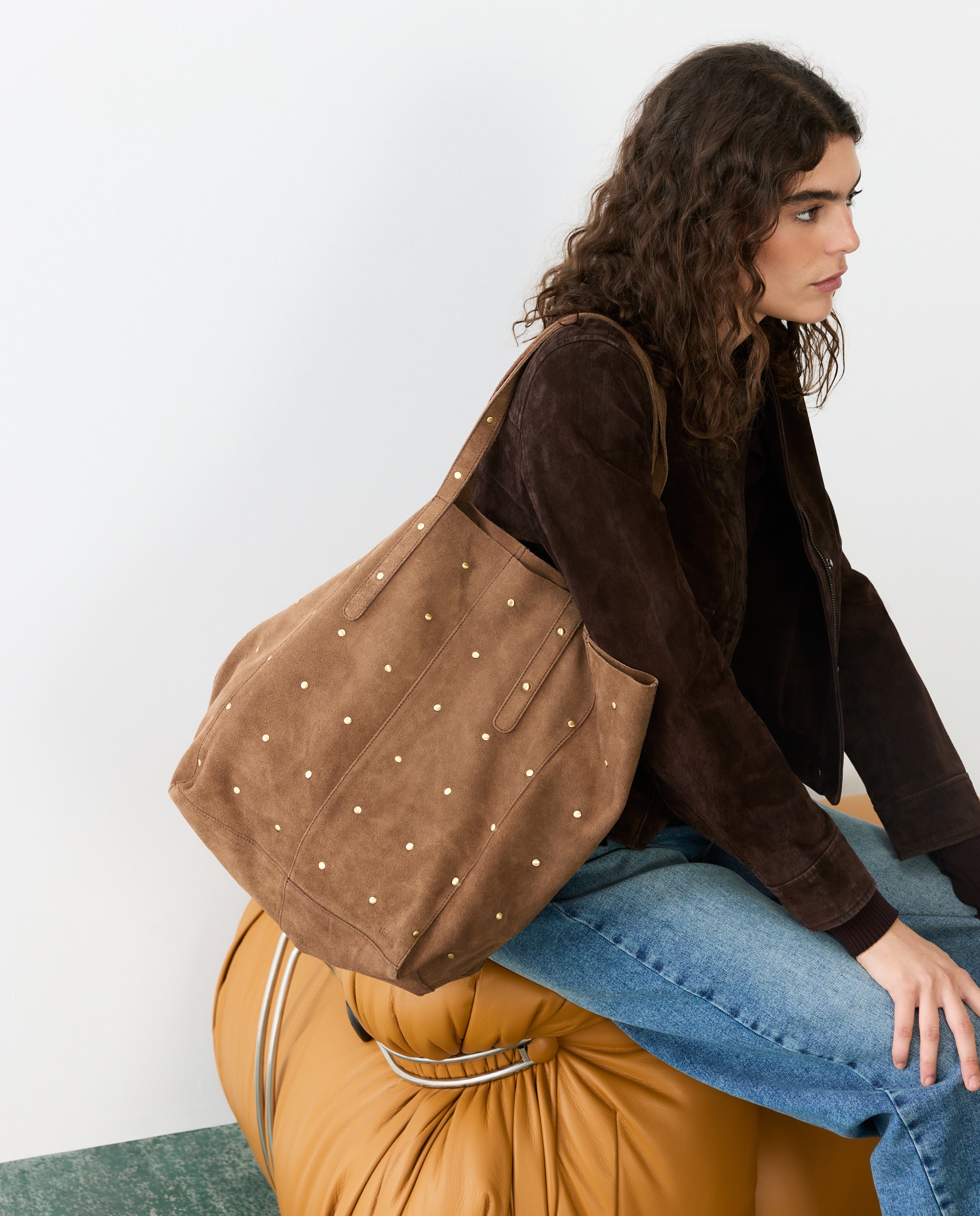Mala Shopper em Pele com Mini Tachas Castanho-5