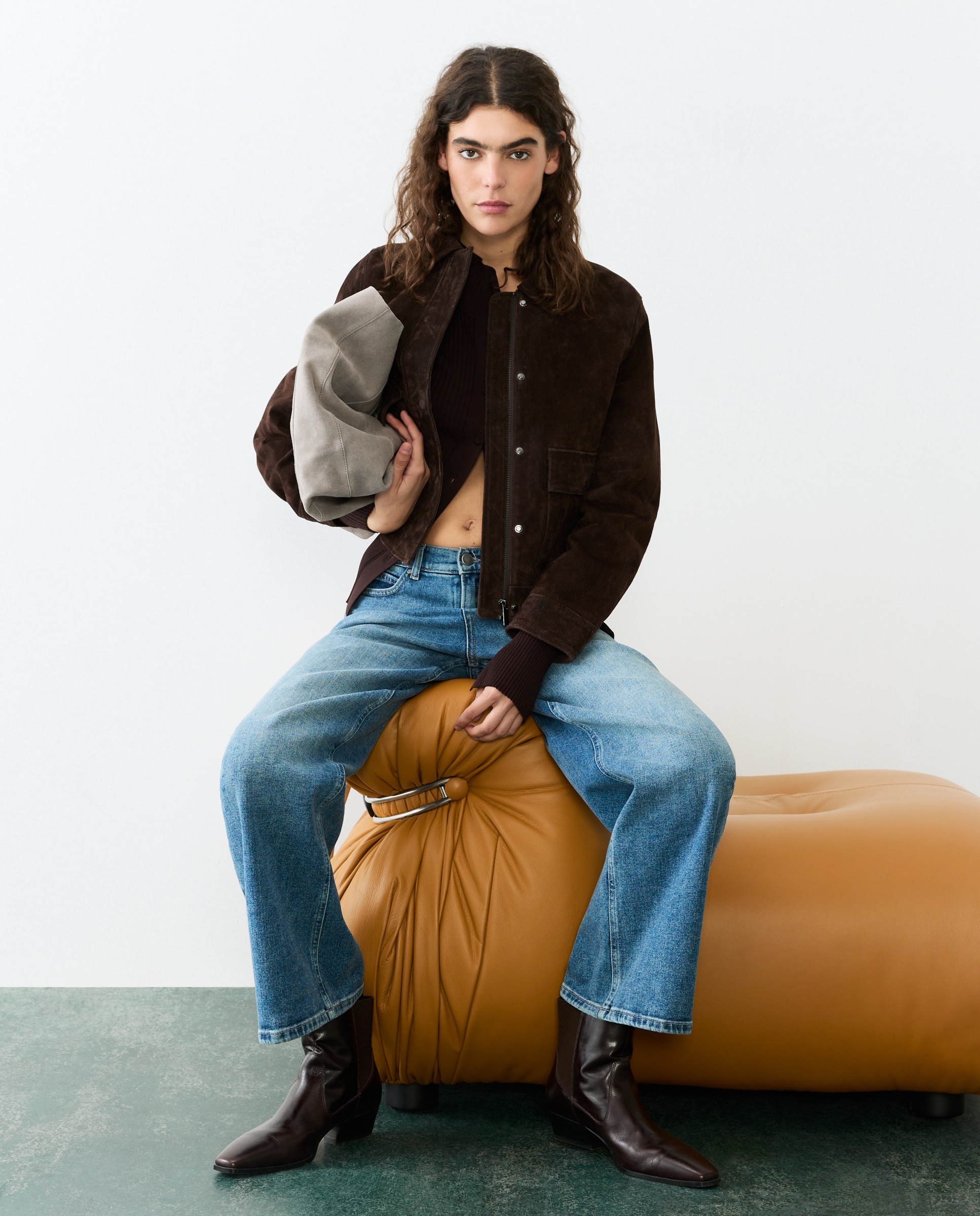 Mala Shopper em Pele com Mini Tachas 820 Cinzento Médio-5