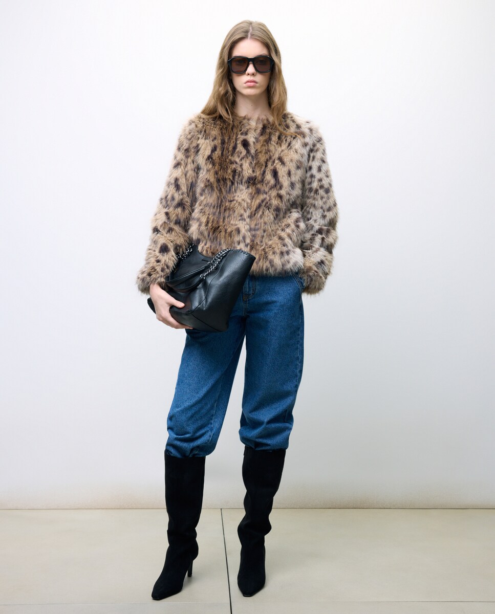 Mala Shopper Grande com Correntes Preto Intenso-4