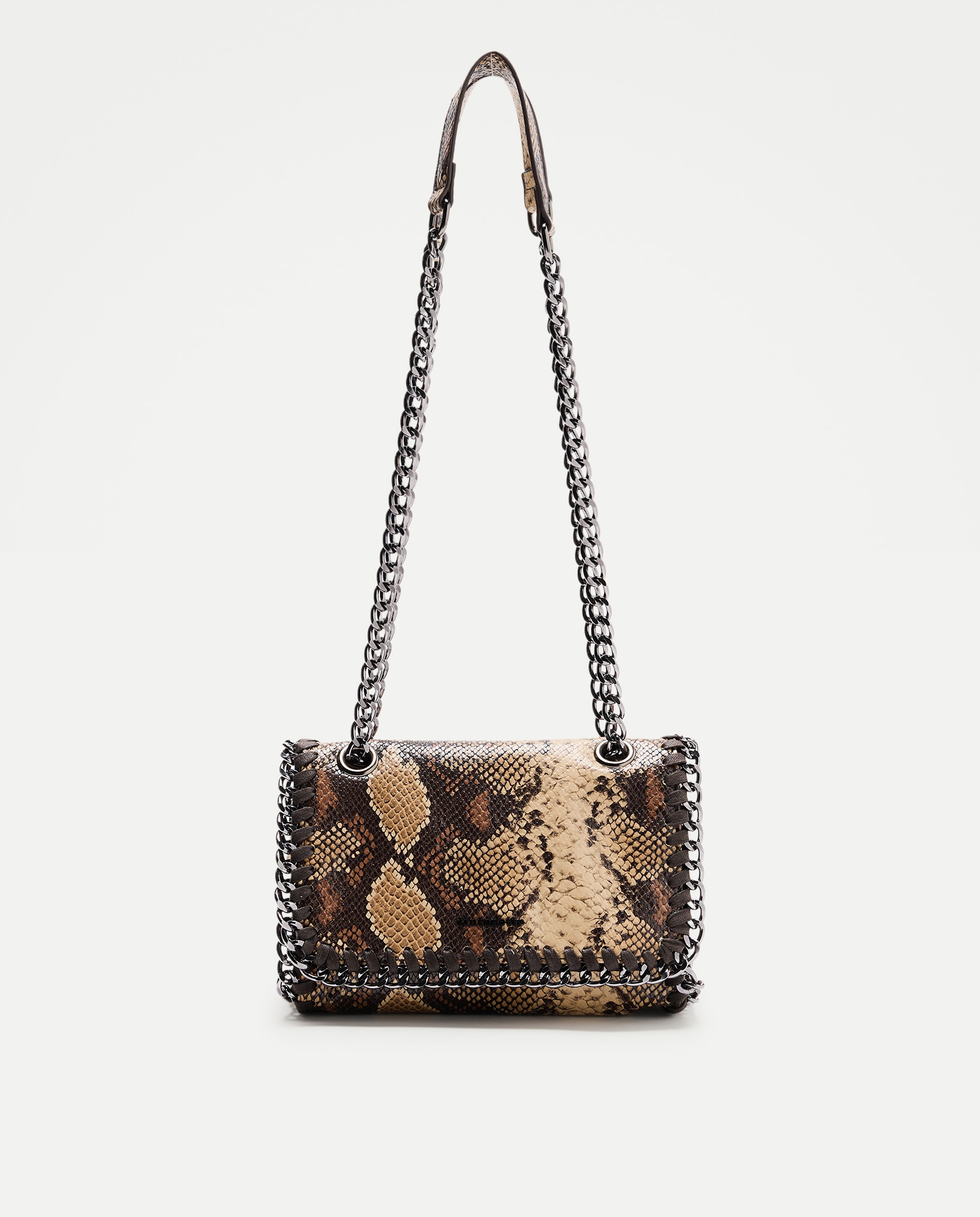Bolso con efecto piel y adorno de cadenas y solapa Blanco