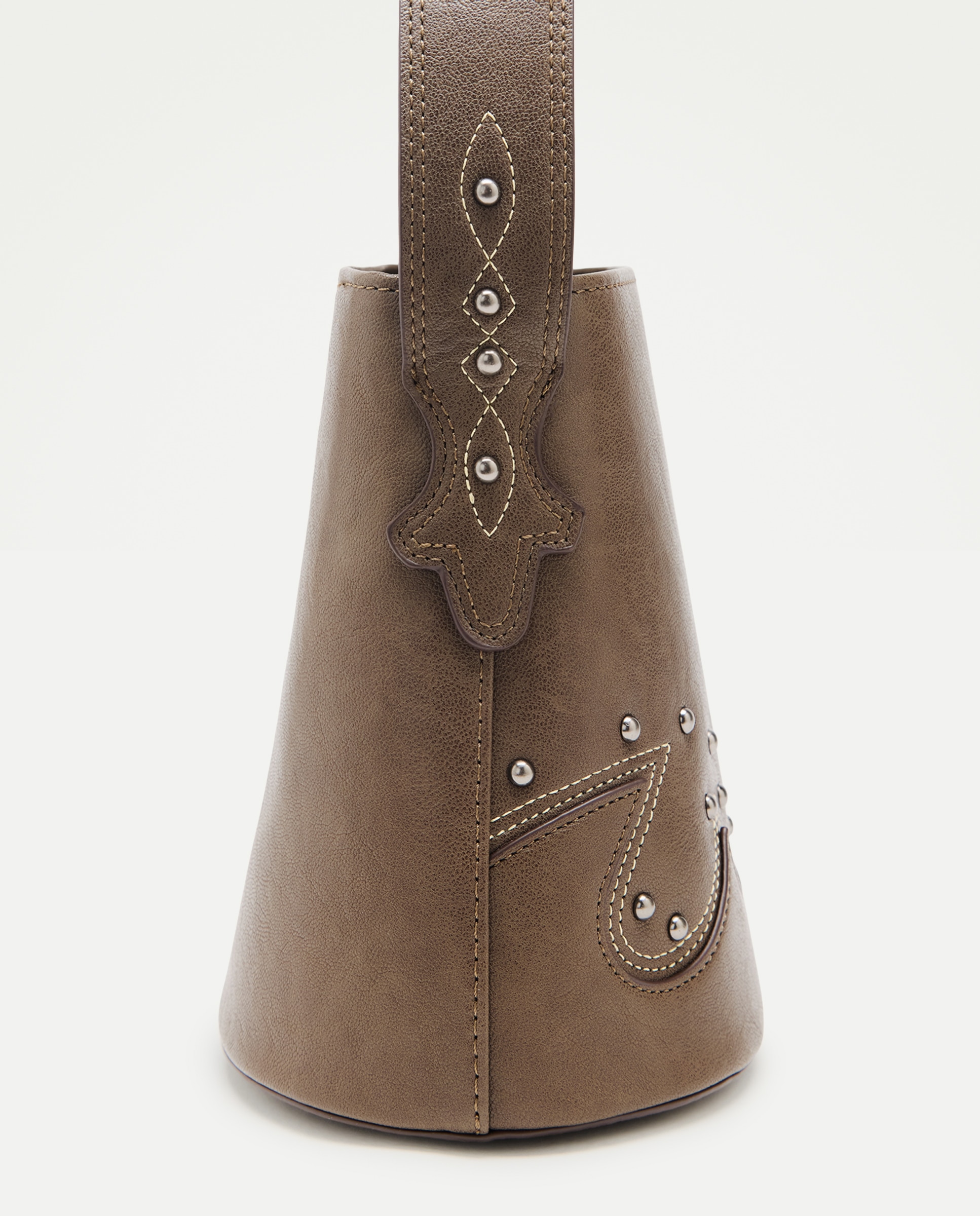 Mala Bucket com Costuras e Mini Tachas Castanho-3