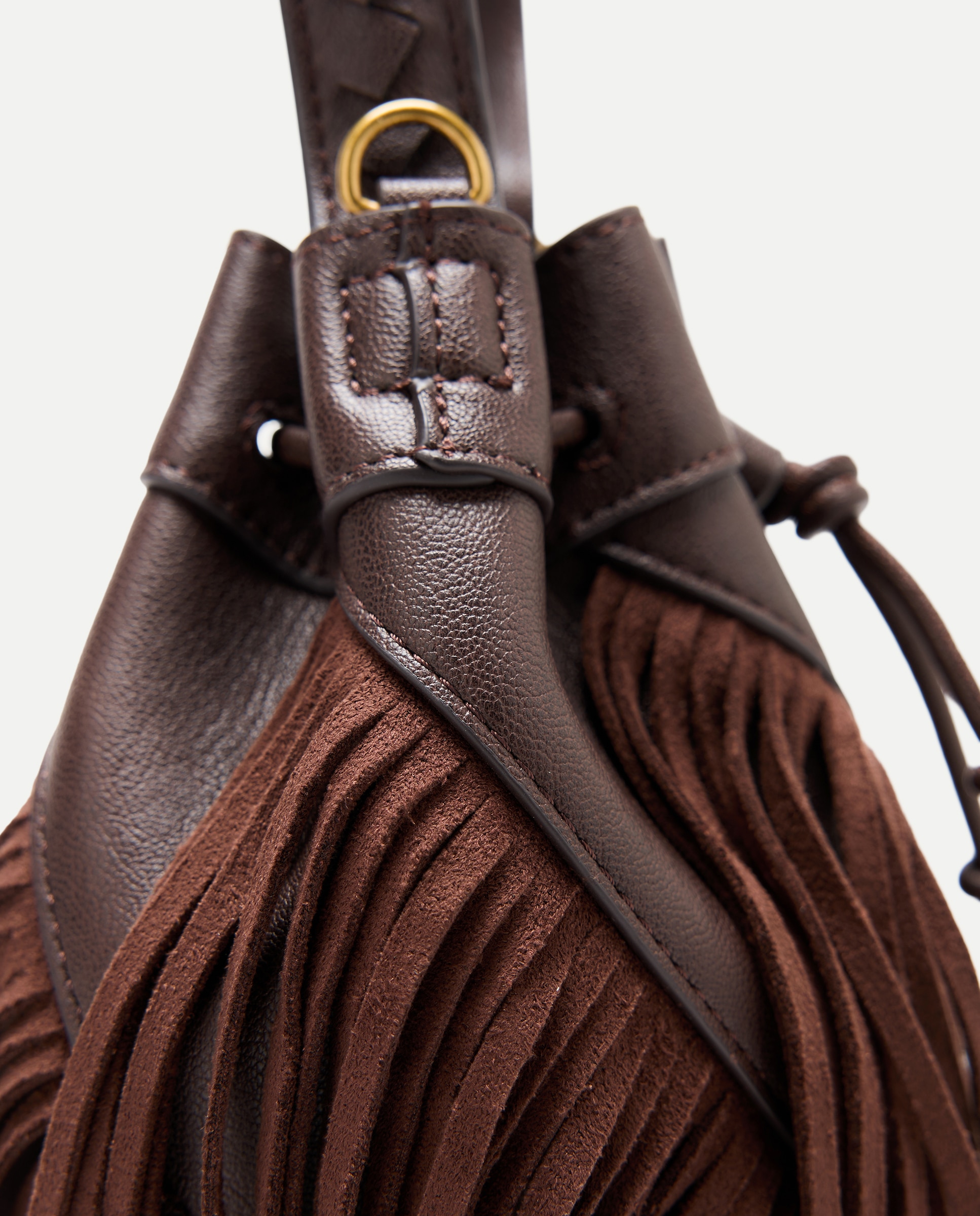 Mala Bucket com Franjas Chocolate-4