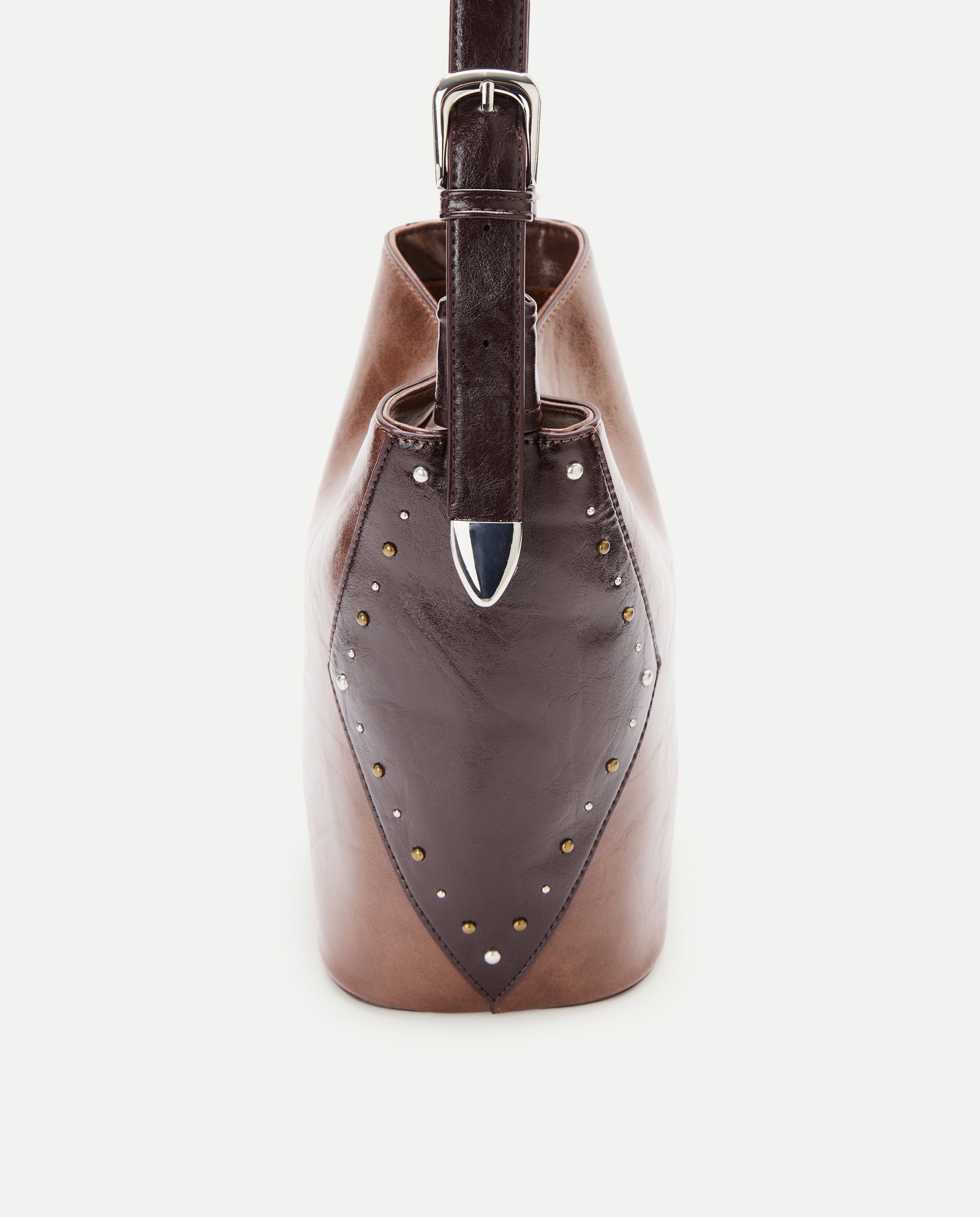 Mala Bucket com Efeito de Pele Combinado com Mini Tachas Castanho-5