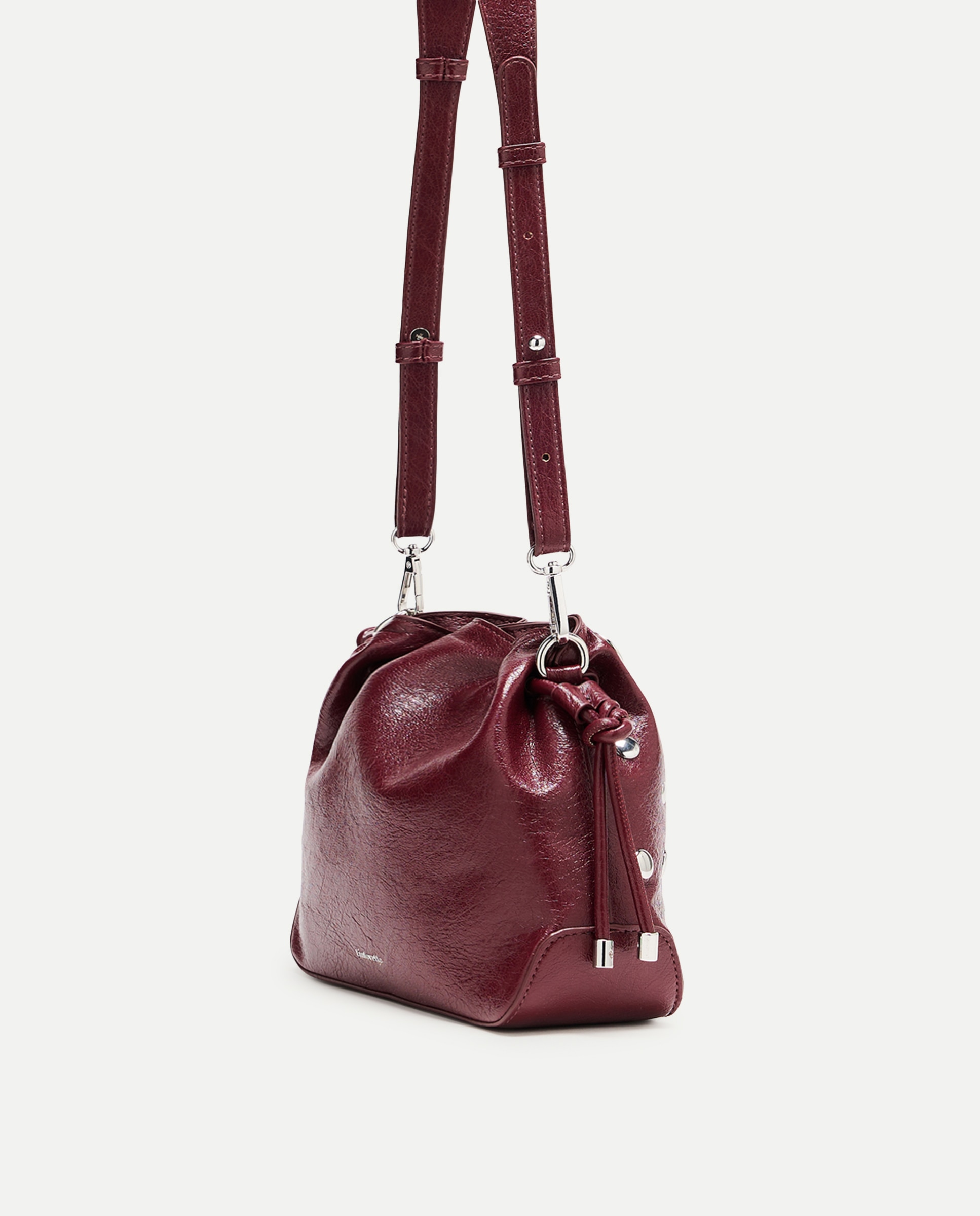 Mala a Tiracolo com Efeito de Pele e Tachas Bordeaux-3