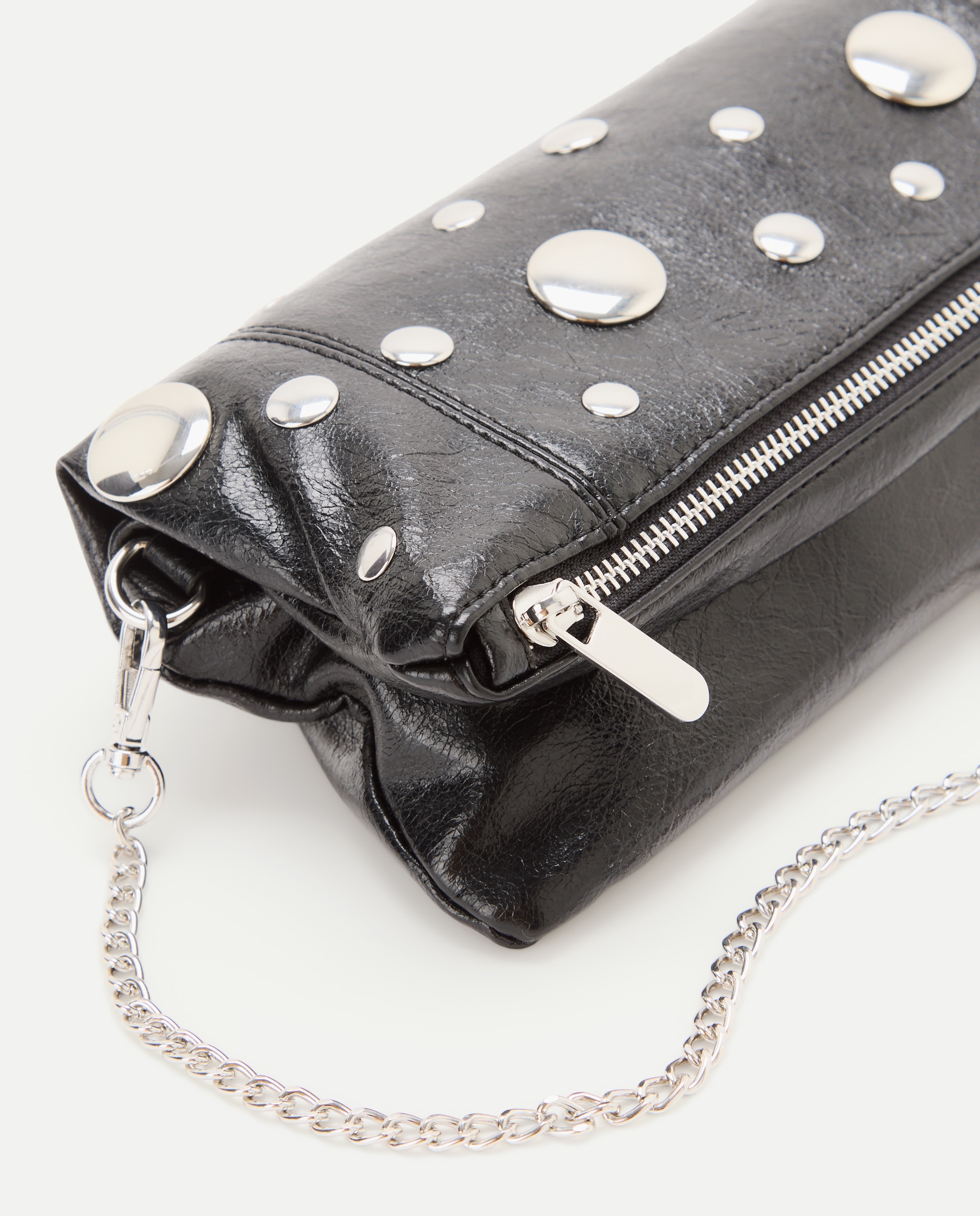 Mala Clutch com Efeito de Pele e Tachas Preto-3