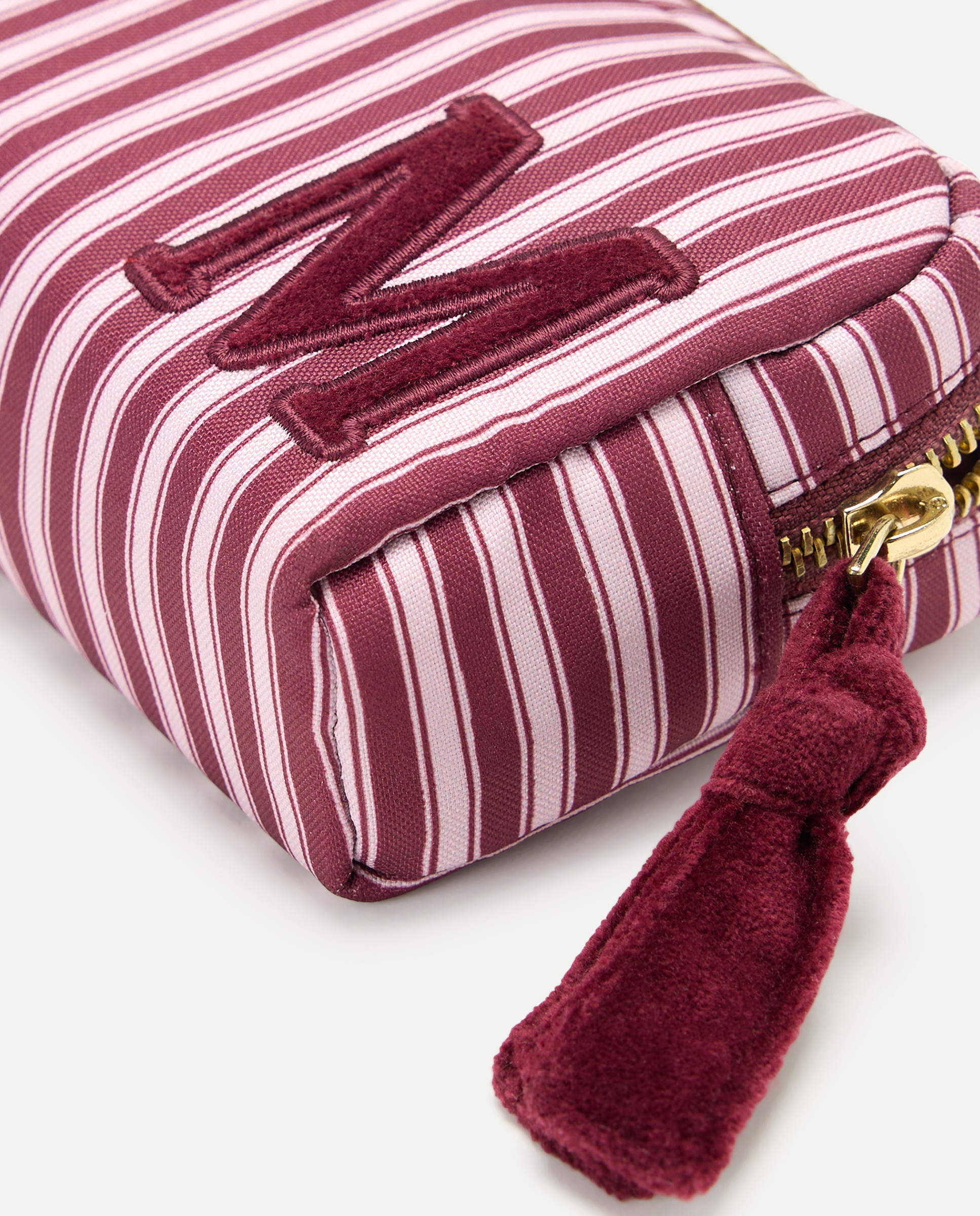 Nécessaire de Presente com Letra M Bordada Bordeaux-4