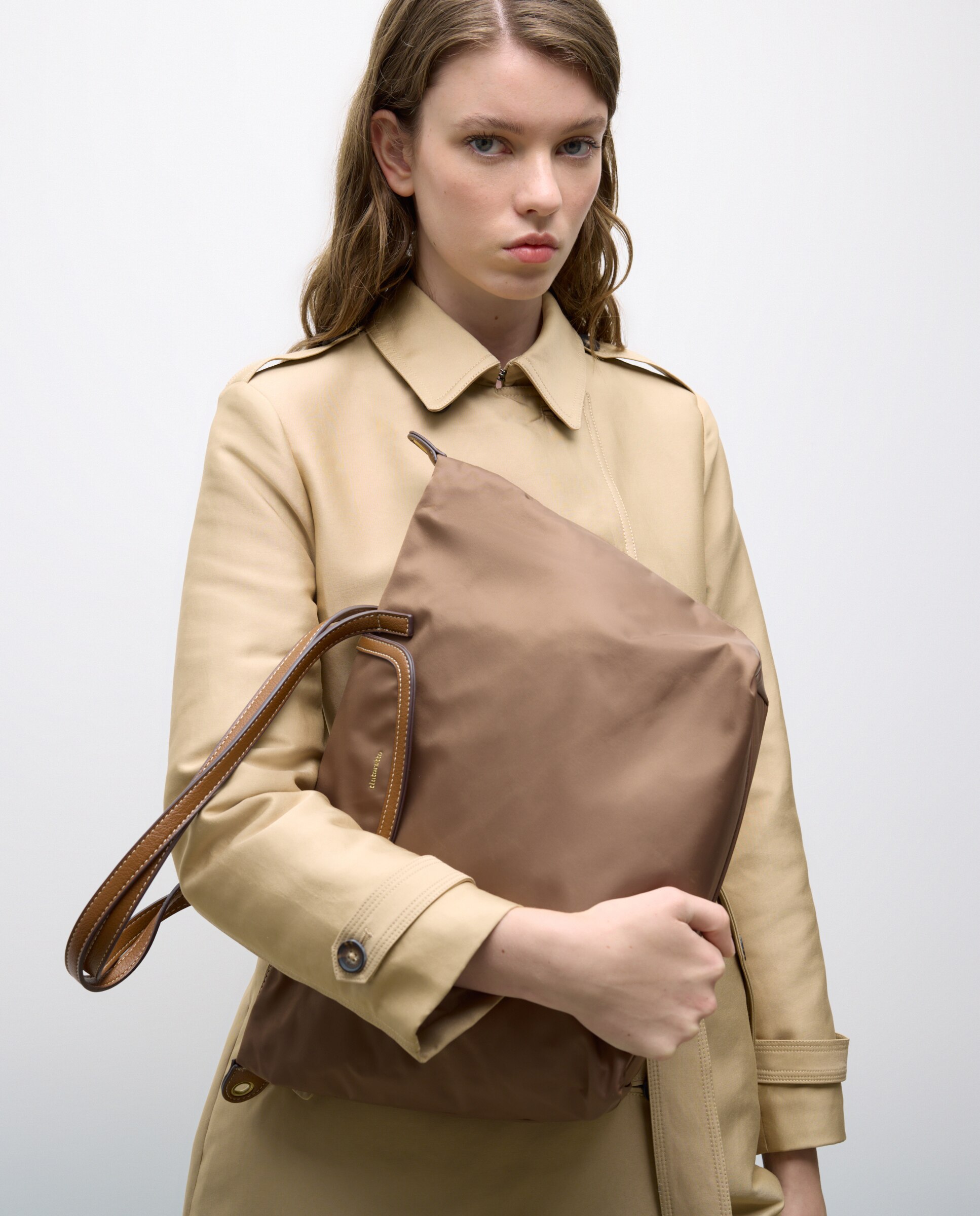 Mala Shopper de Nylon com Alça Amovível Castanho-4