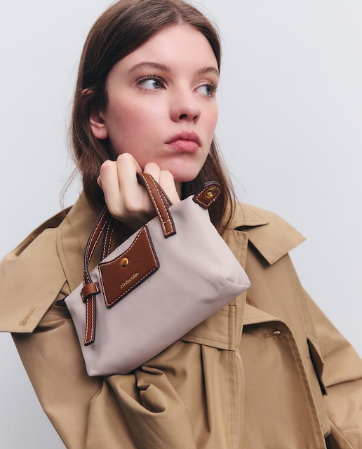 Imagem 0 de Mala Pequena de Nylon com Correia Comprida