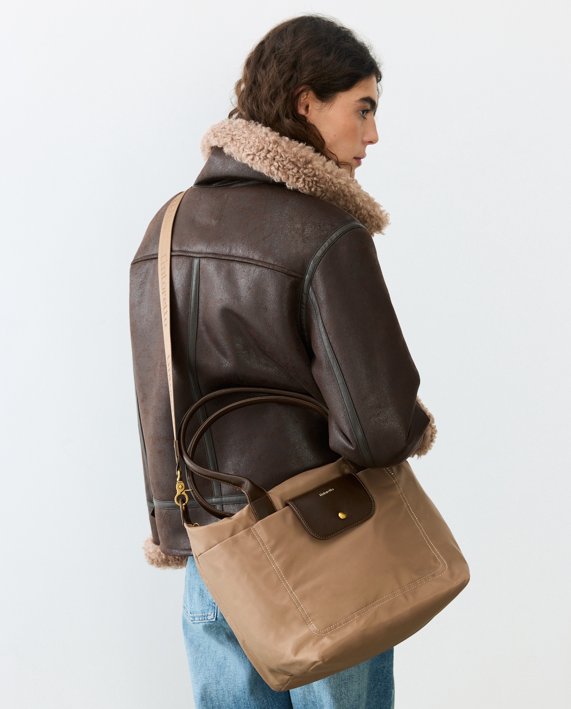 Mala Shopper de Nylon com Bolsos e Alça Amovível Vison Claro-5
