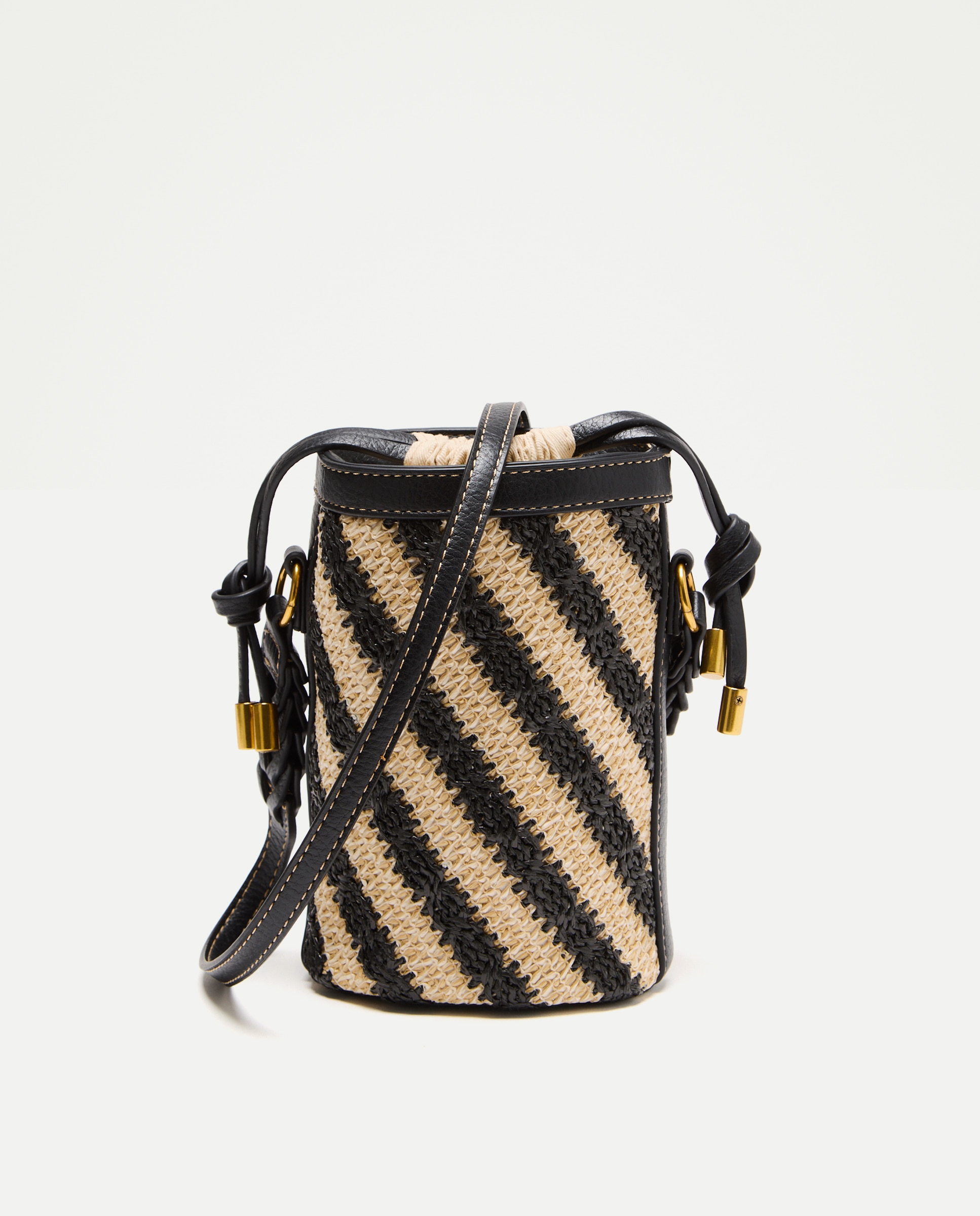 Imagem 0 de Mala Tipo Bucket com Efeito de Ráfia