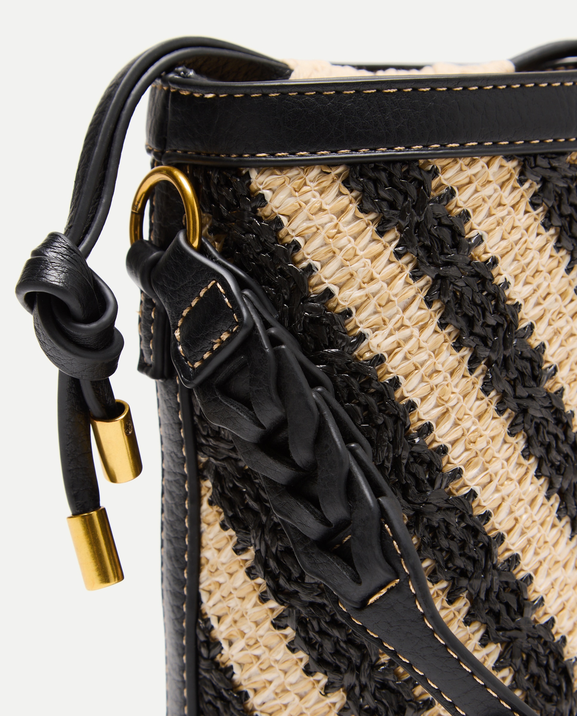 Mala Tipo Bucket com Efeito de Ráfia Preto-5