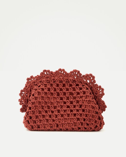 Bolso de crochet con cadena