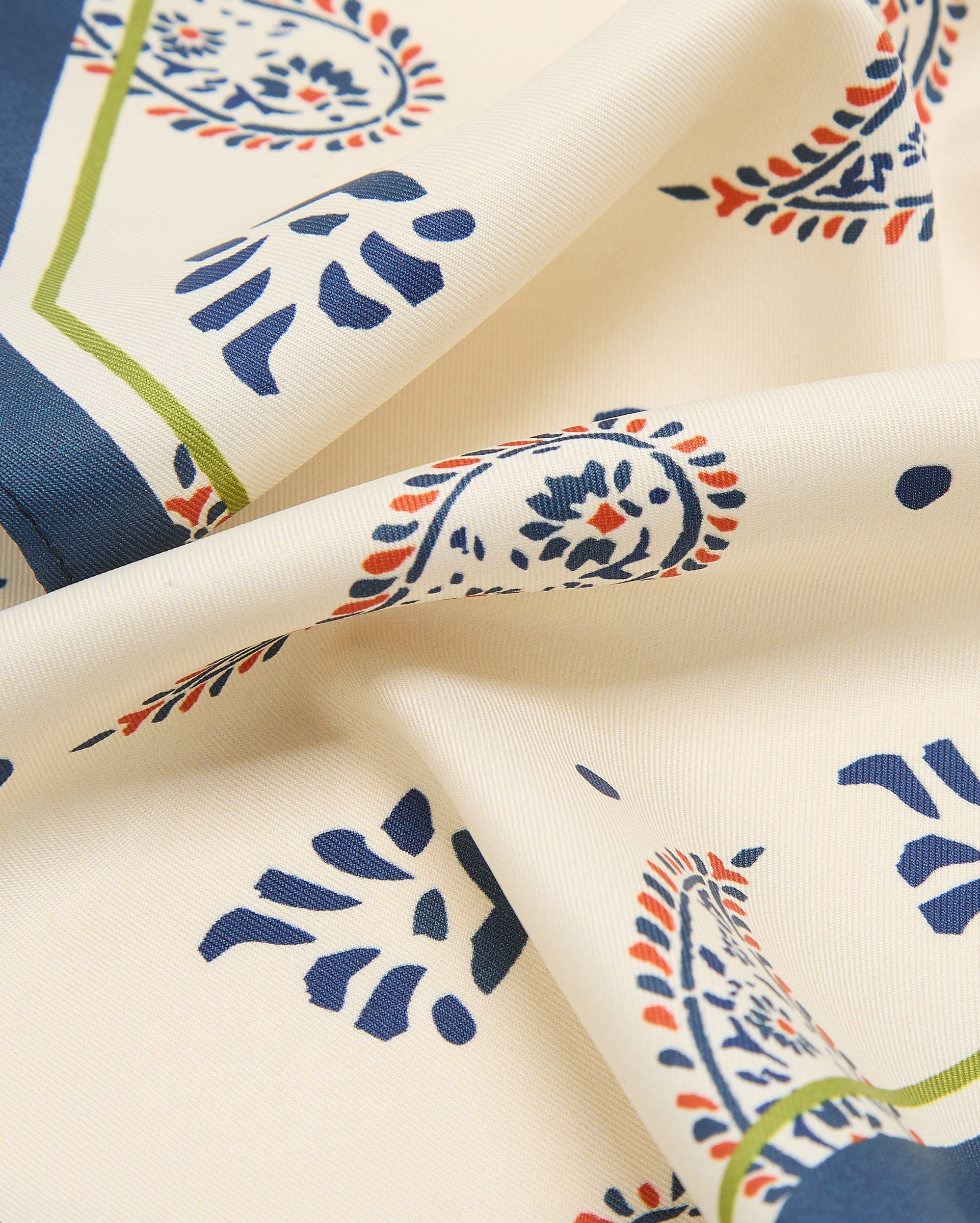 Bandana com Estampado Paisley 120 Cru-3