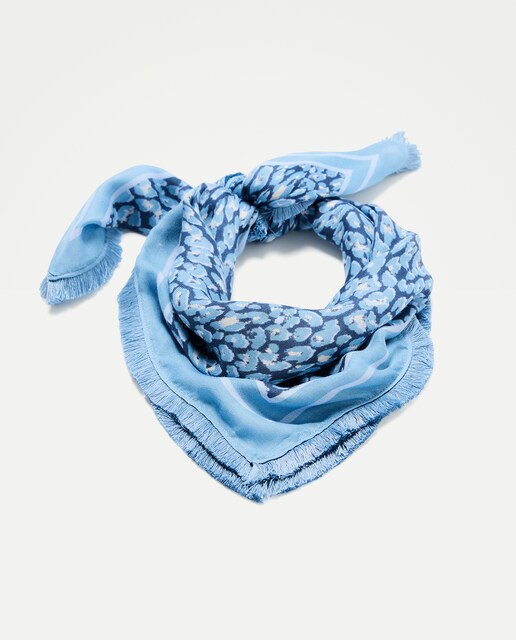 Imagem 0 de Lenço Estampado com Franjas