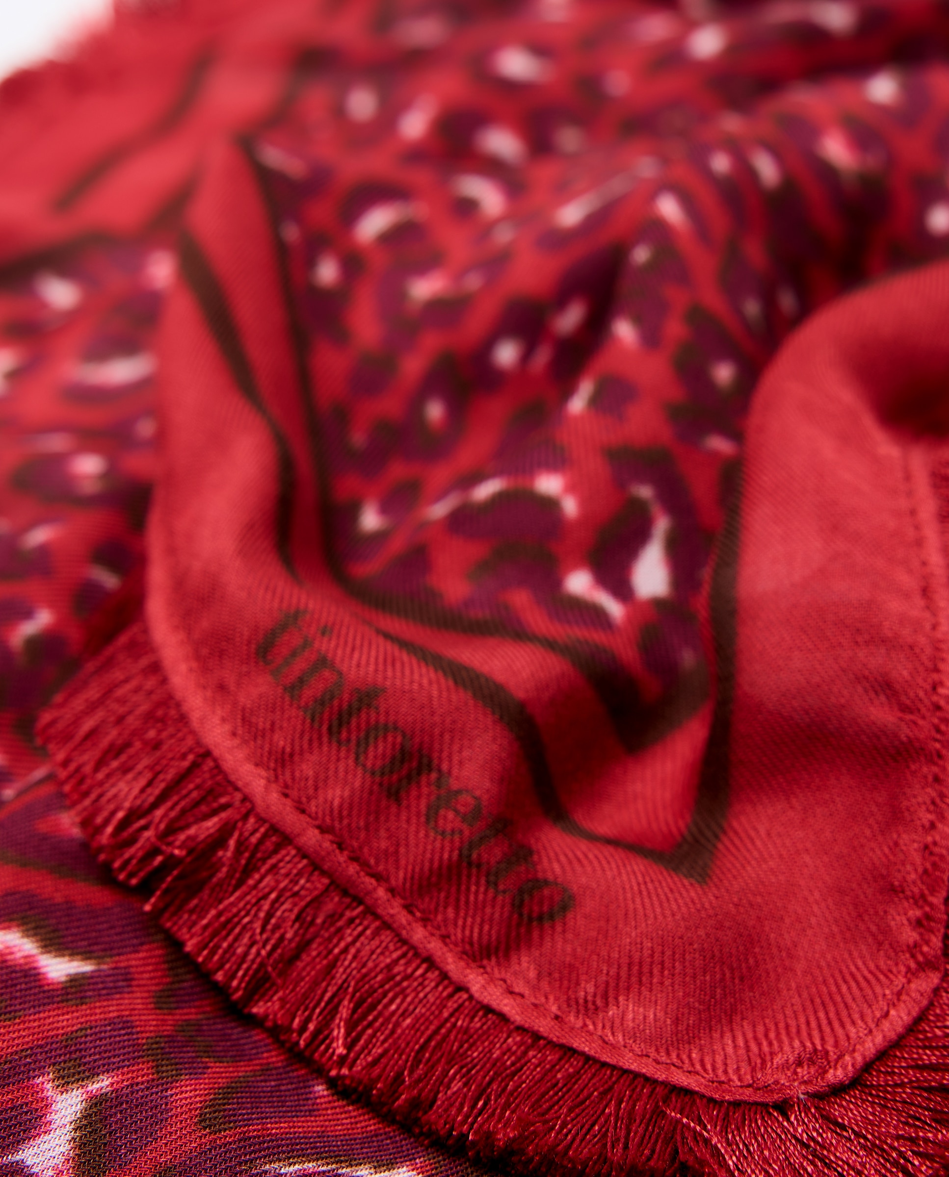 Lenço Estampado com Franjas 600 Vermelho-3