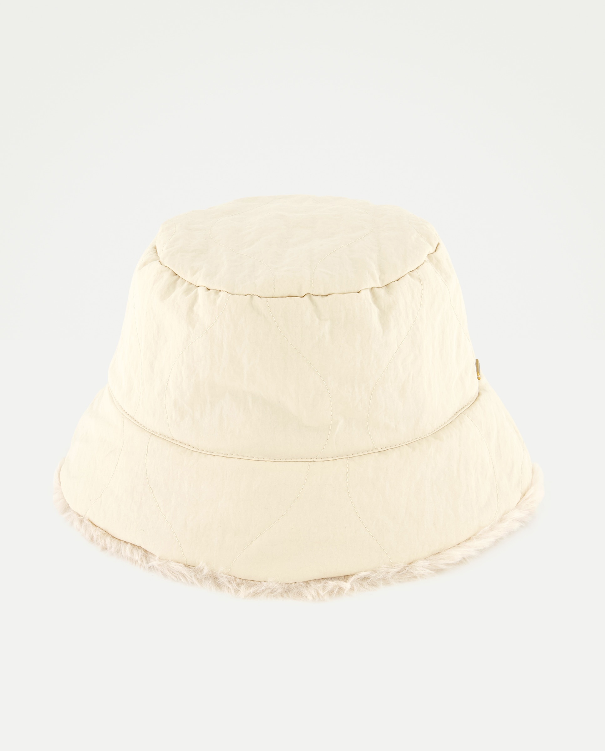 Imagen 0 de Gorro acolchado con pelo reversible 120 Crudo