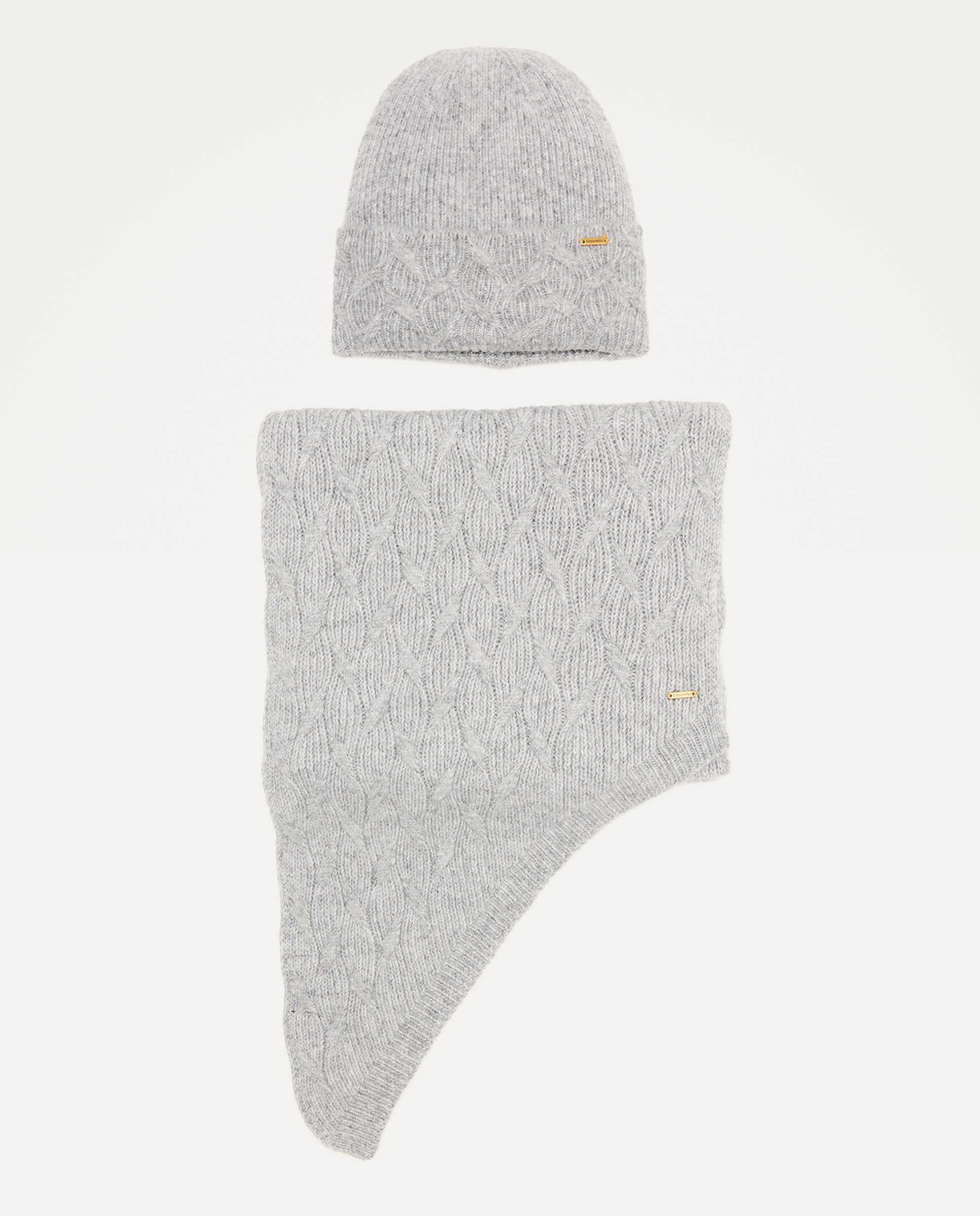 Imagem 0 de Conjunto de Gorro e Cachecol com Acabamento na Diagonal