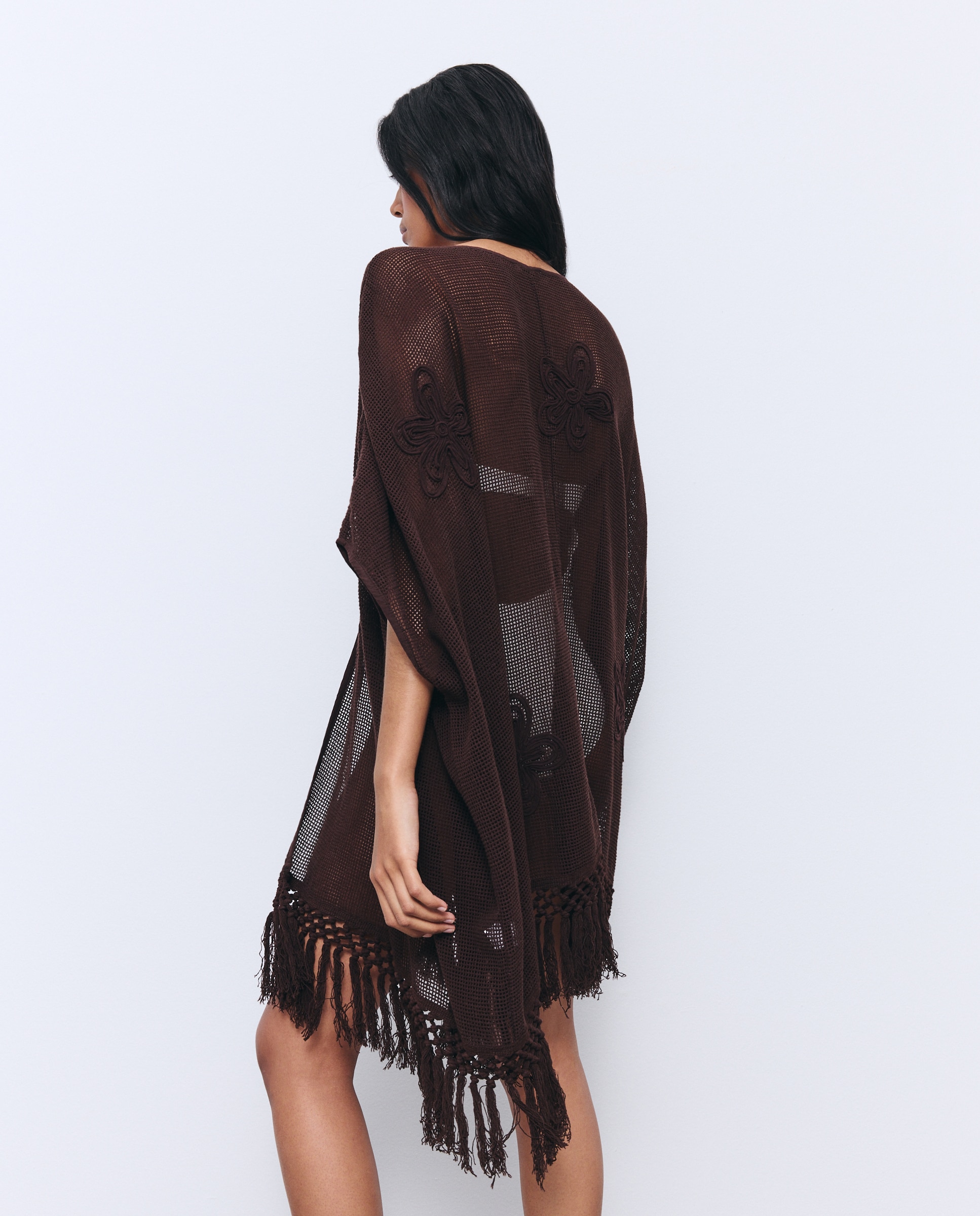 Capa de Crochet com Flores Chocolate-3