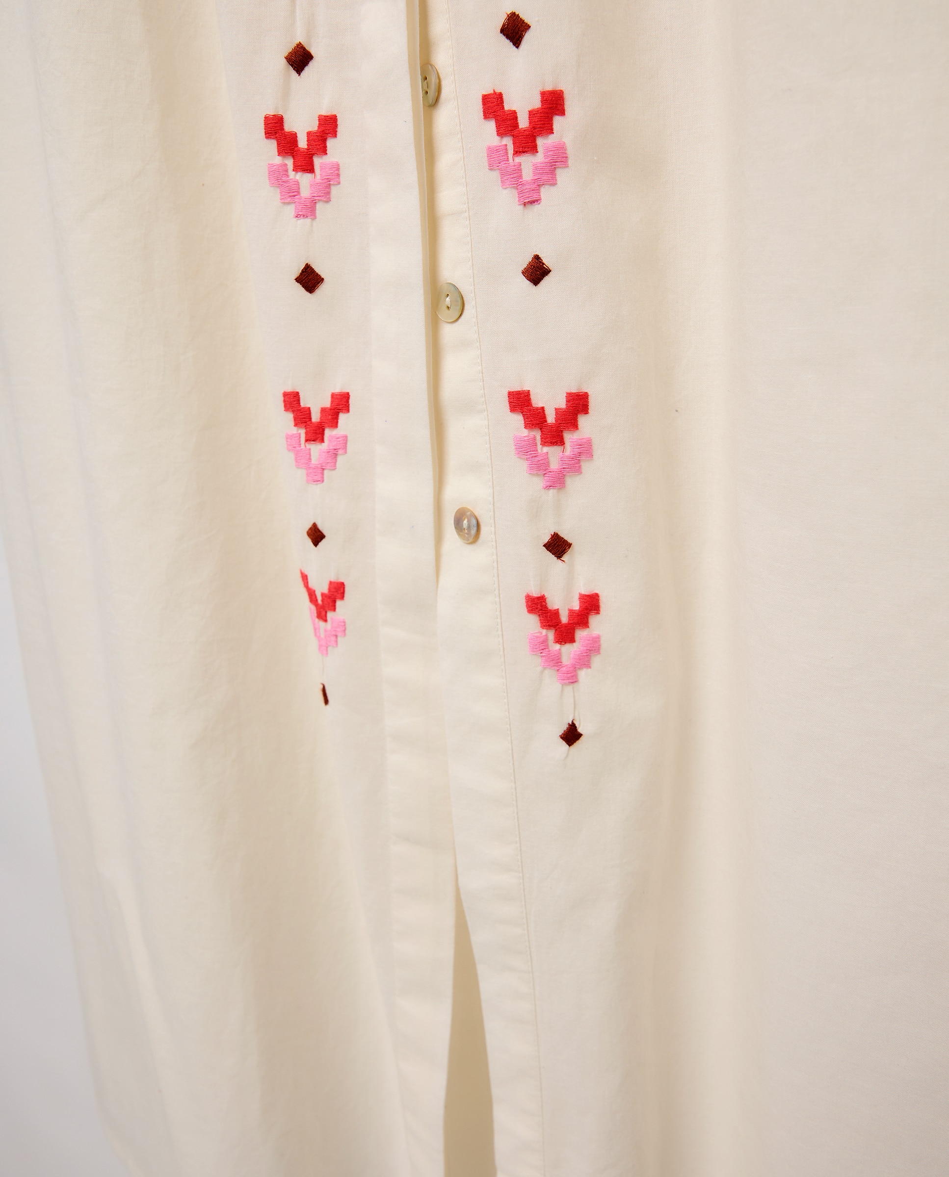 Vestido com Detalhe de Palmeira na Manga 120 Cru-3