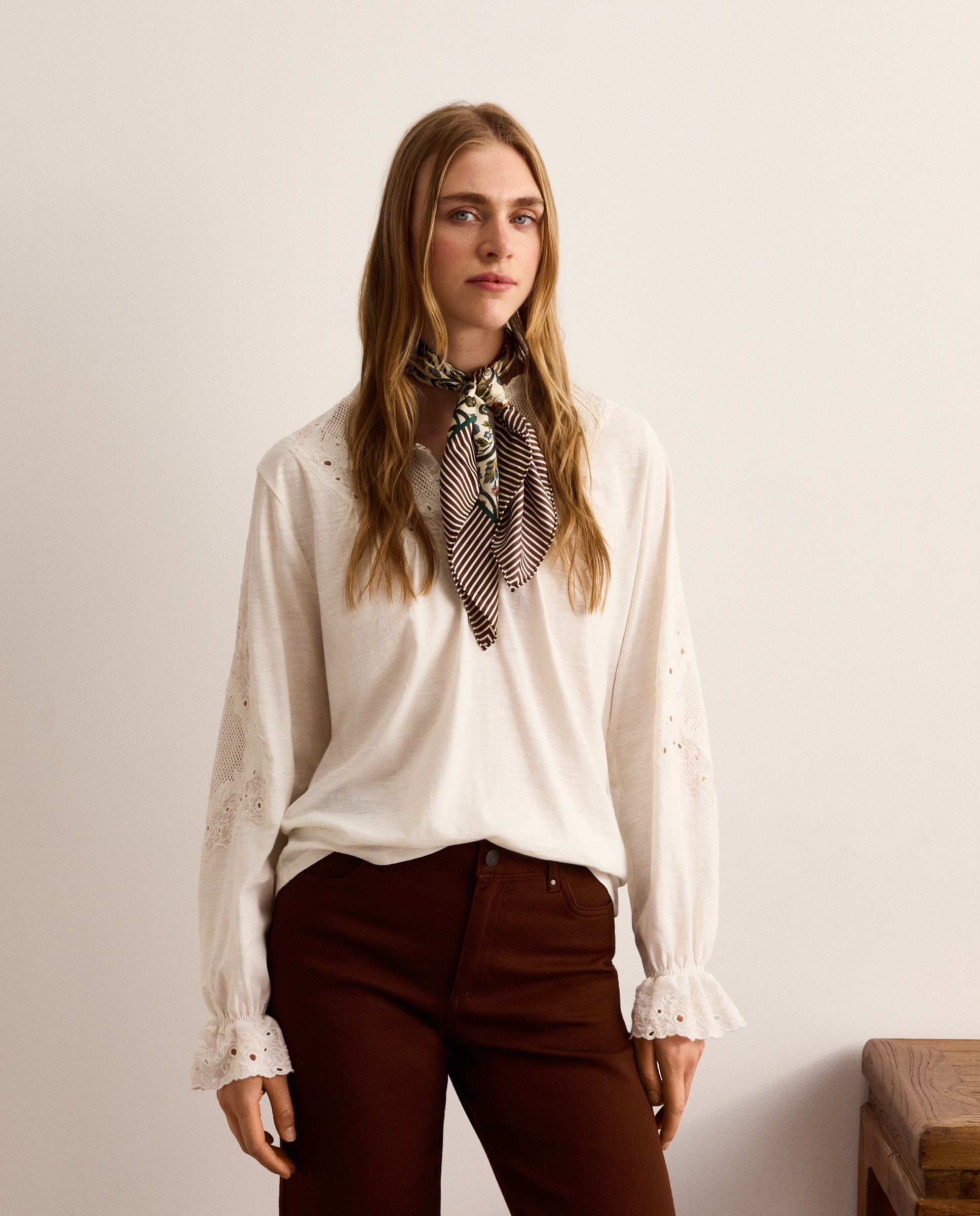 Camiseta de mujer con manga larga y cuello pico - Lloyd's - 120 Crudo 120 Crudo-2