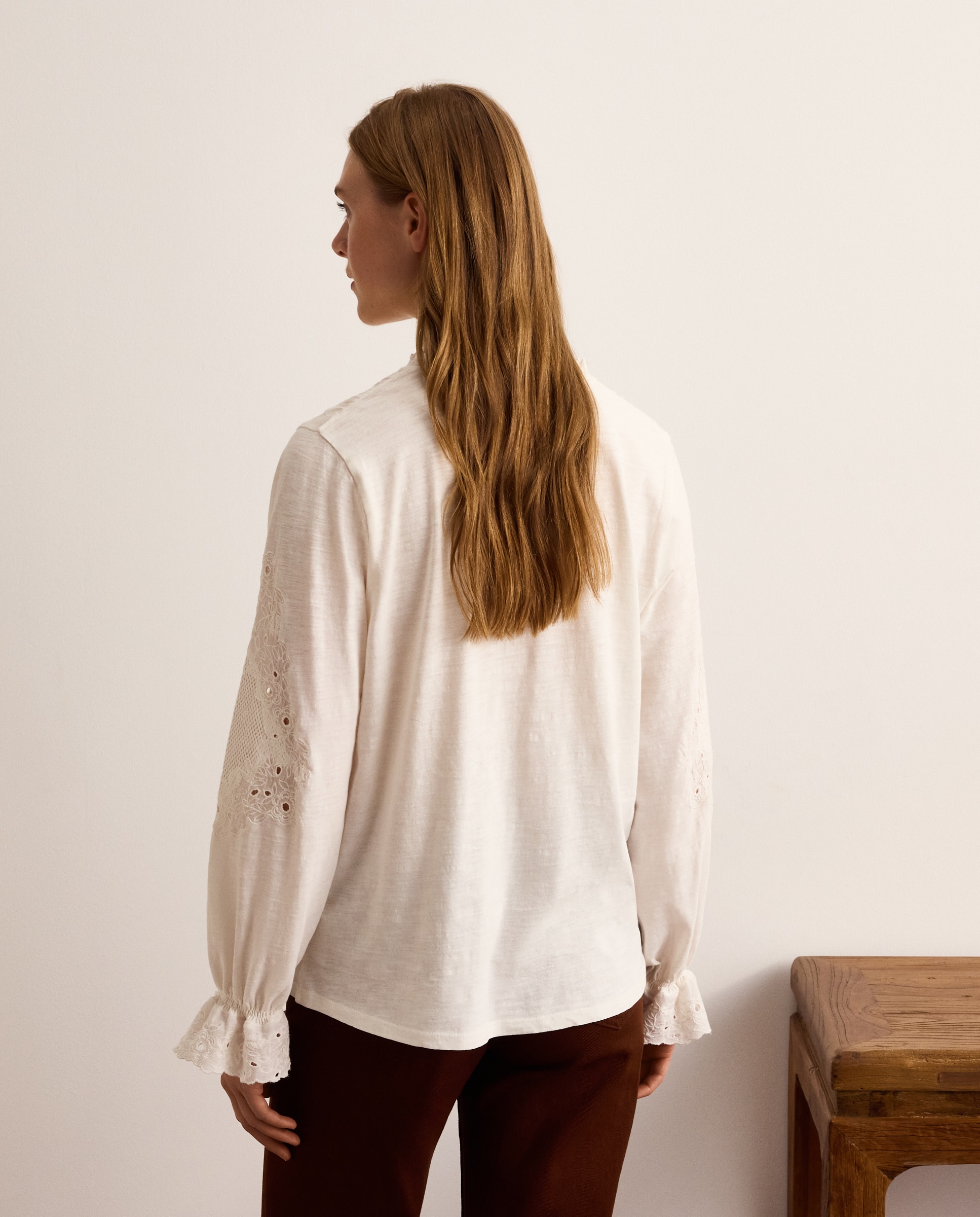 Camiseta de mujer con manga larga y cuello pico - Lloyd's - 120 Crudo 120 Crudo-3