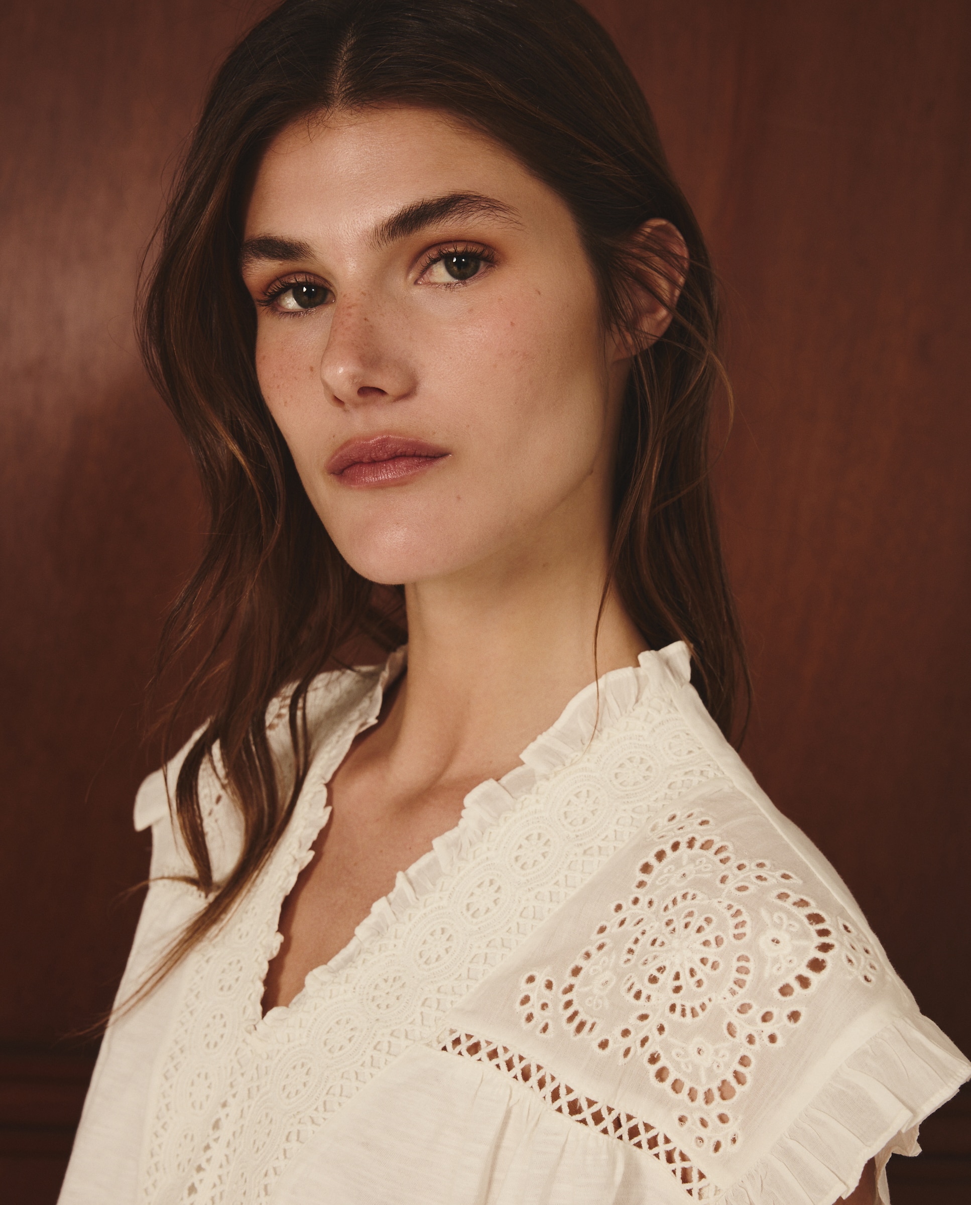 Camiseta de mujer volante romántica - Lloyd's - 471 Índigo Blanco roto-3