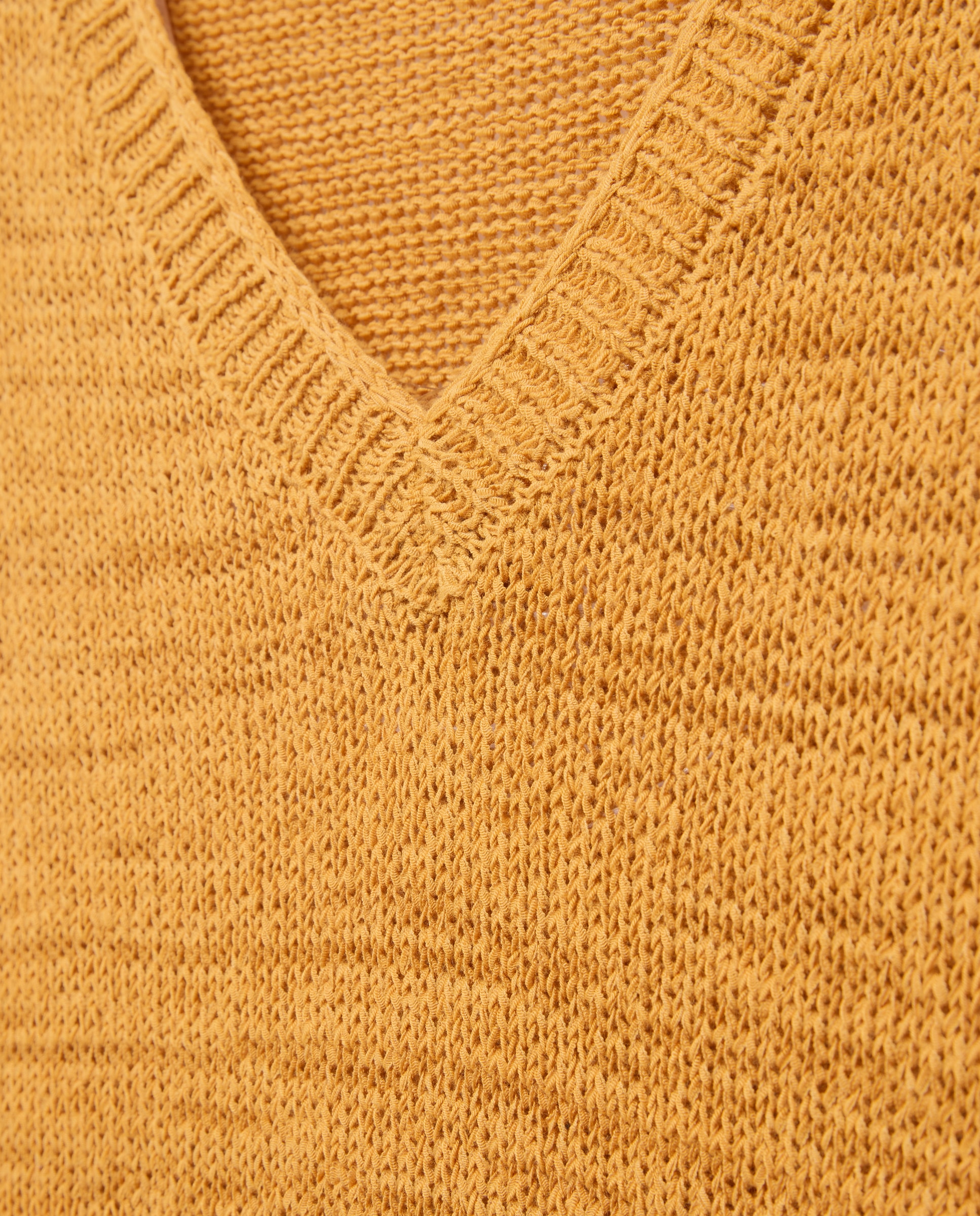Camisola de malha com manga curta e decote em bico Mostarda-5