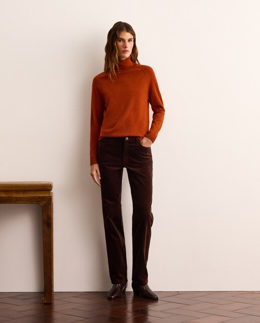 Pantalón recto de mujer de velvetón