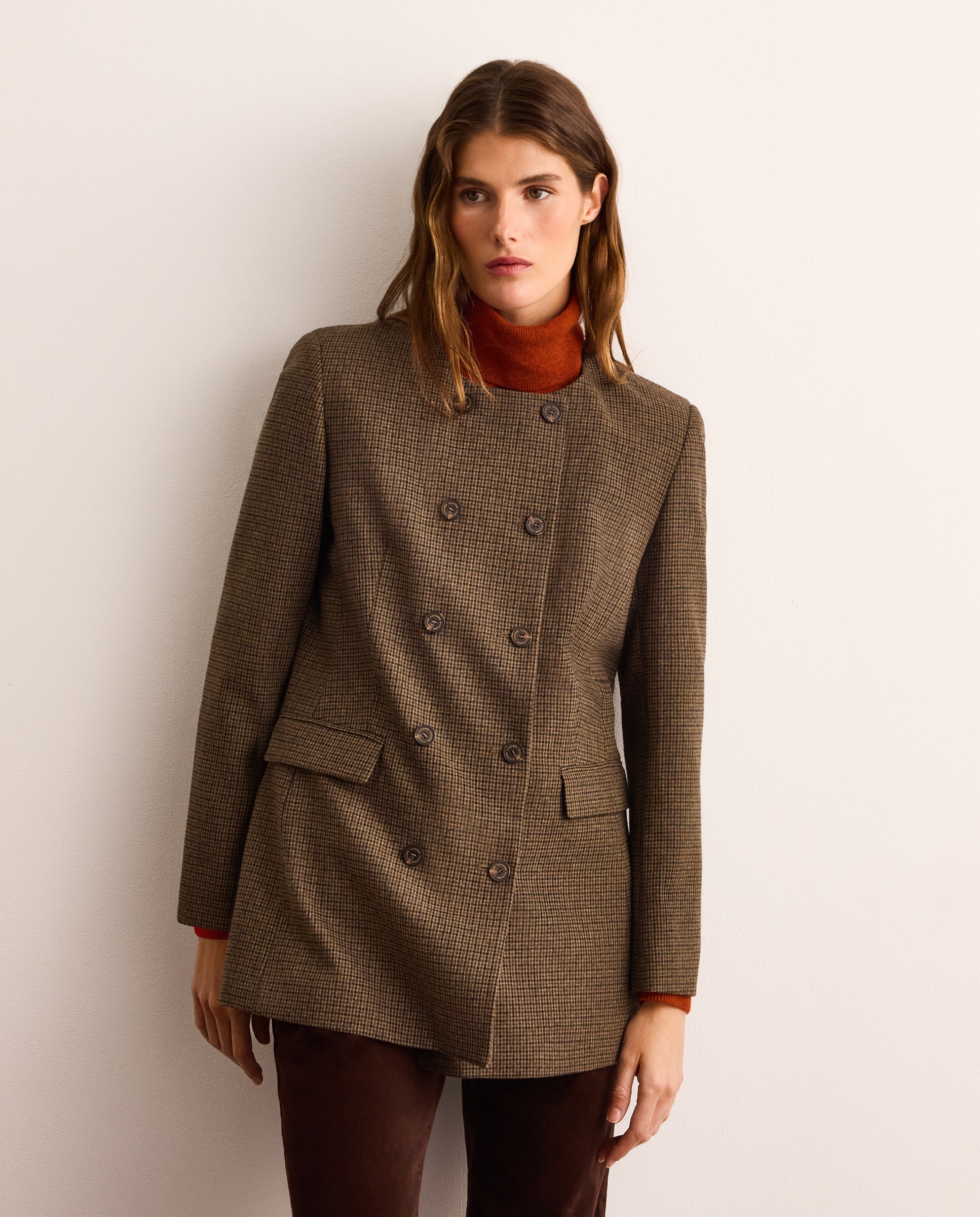 Imagen 0 de Chaqueta de mujer con cuello caja Toffee