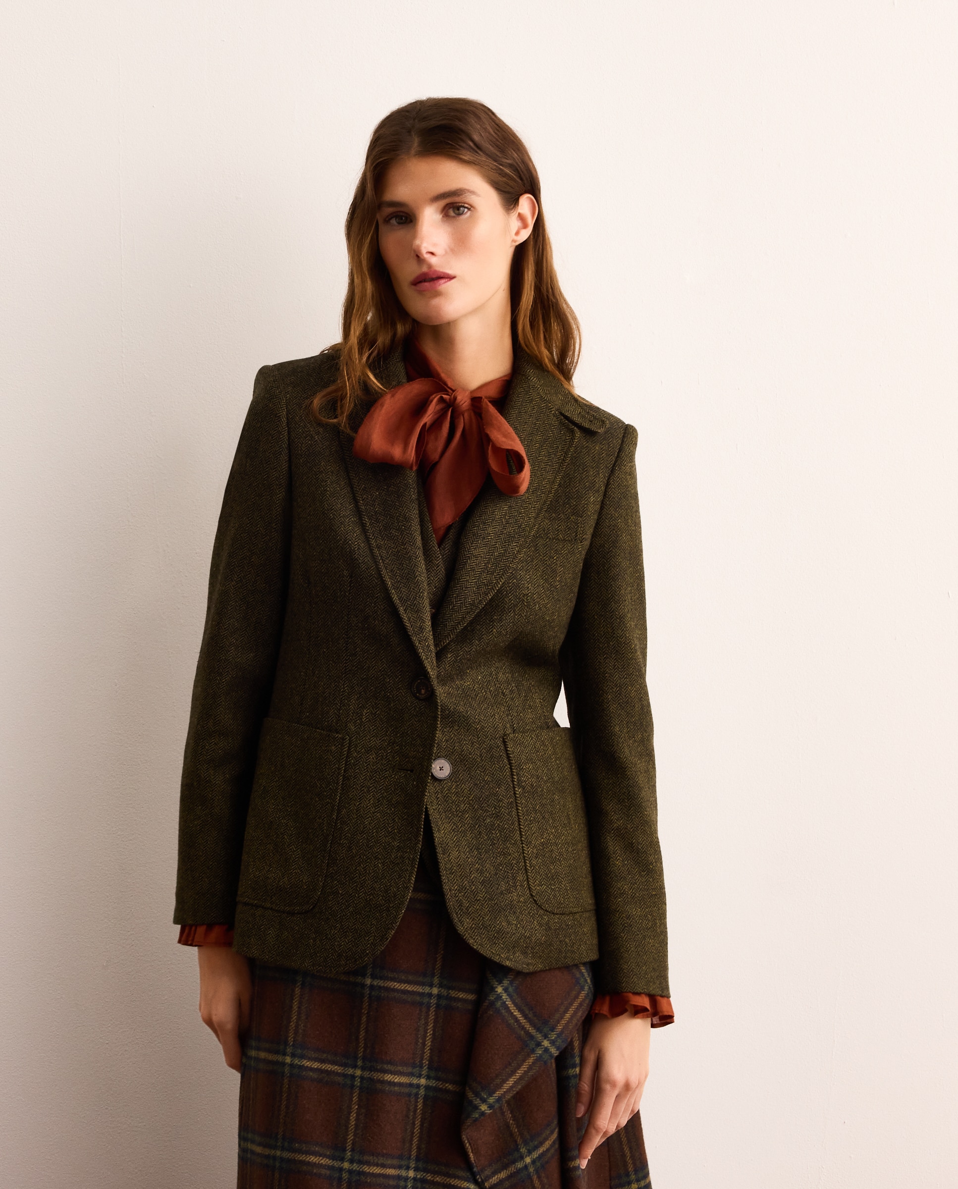 Imagen 0 de Blazer de mujer espiga coderas Kaki