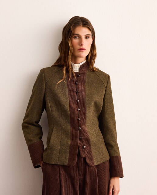 Chaqueta corta de mujer en color liso
