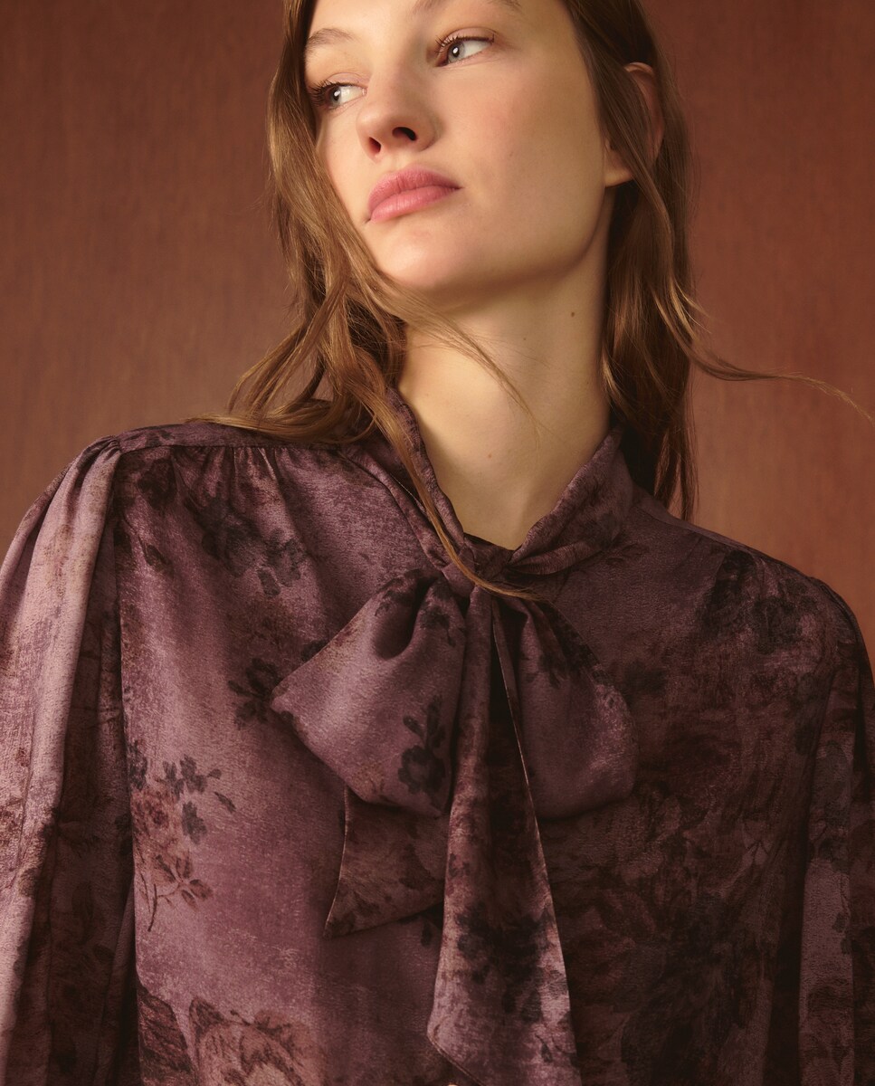 Blusa com Estampado Floral de Cretona Roxo-3