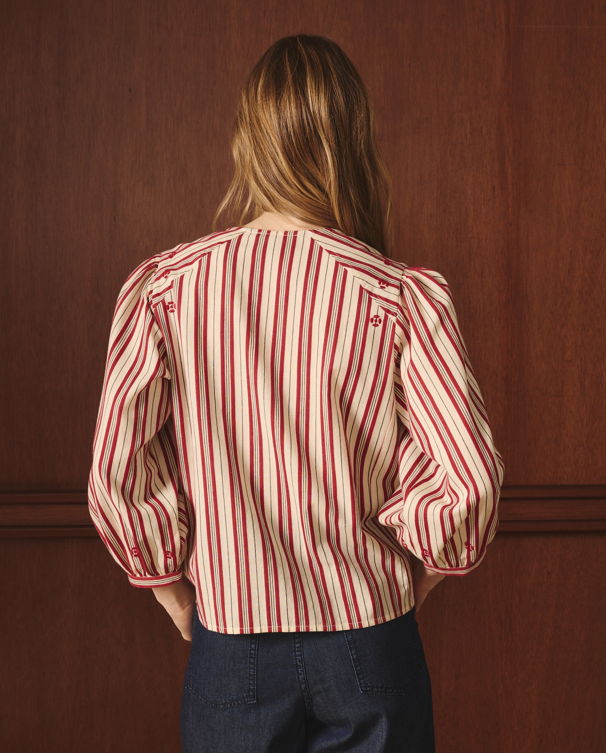 Blusa Romântica com Manga 3/4 e Fantasia de Risca Vermelho-3