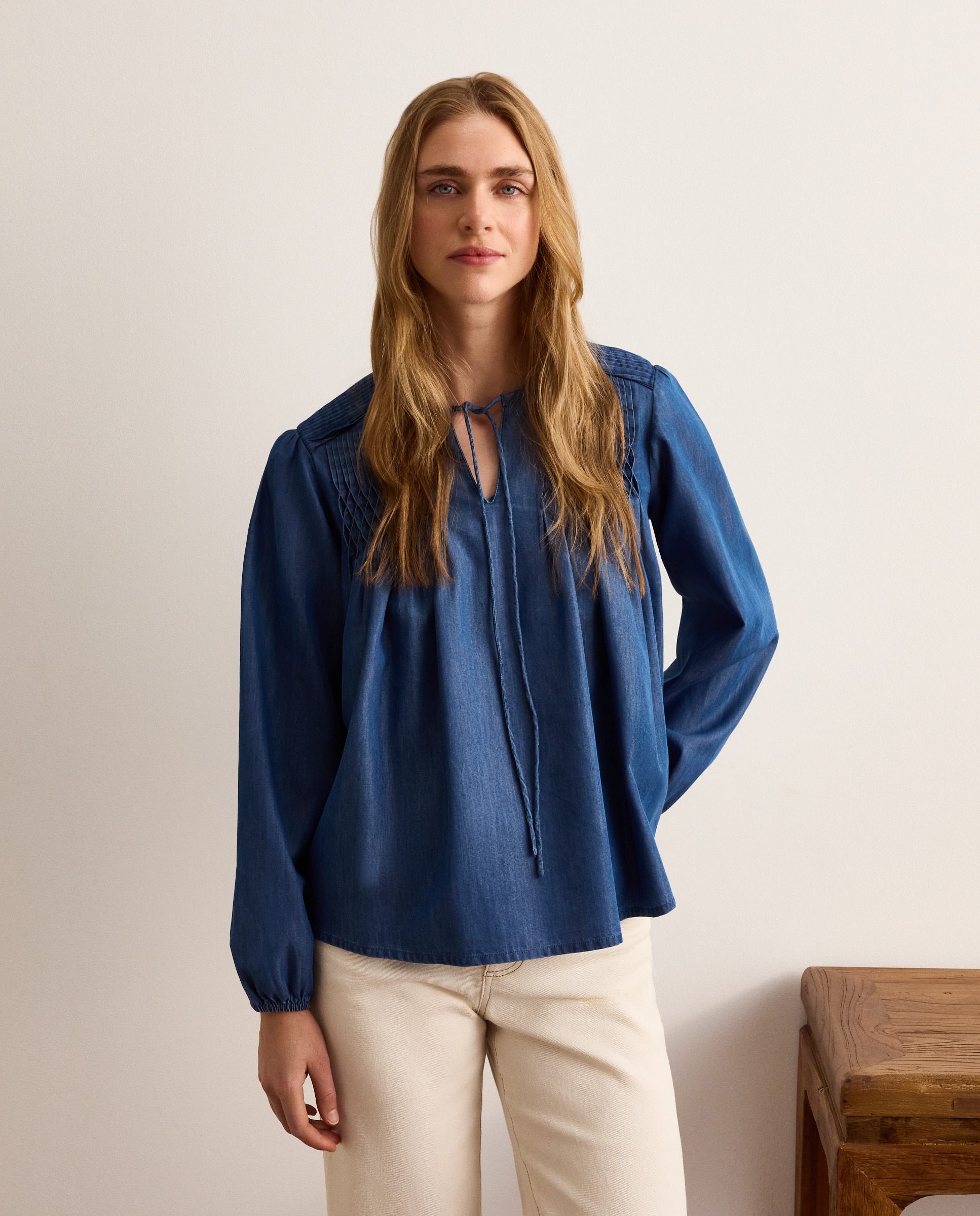 Imagem 0 de Blusa de Ganga com Manga Comprida e Favos de Mel 482