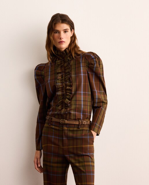 Blusa de cuello desmontable
