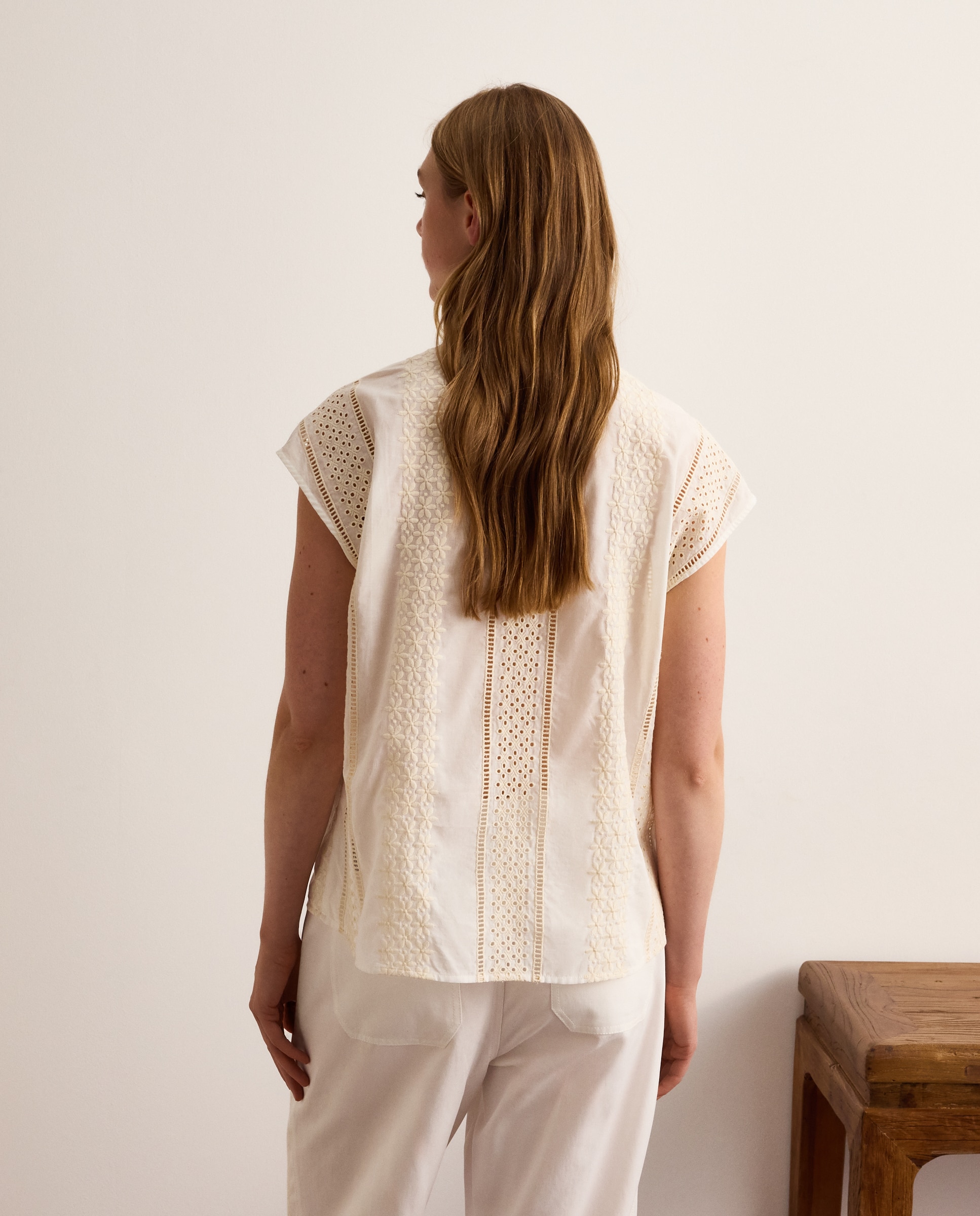 Blusa de Manga Curta com Decote Redondo e Bordado Branco-marfim-3