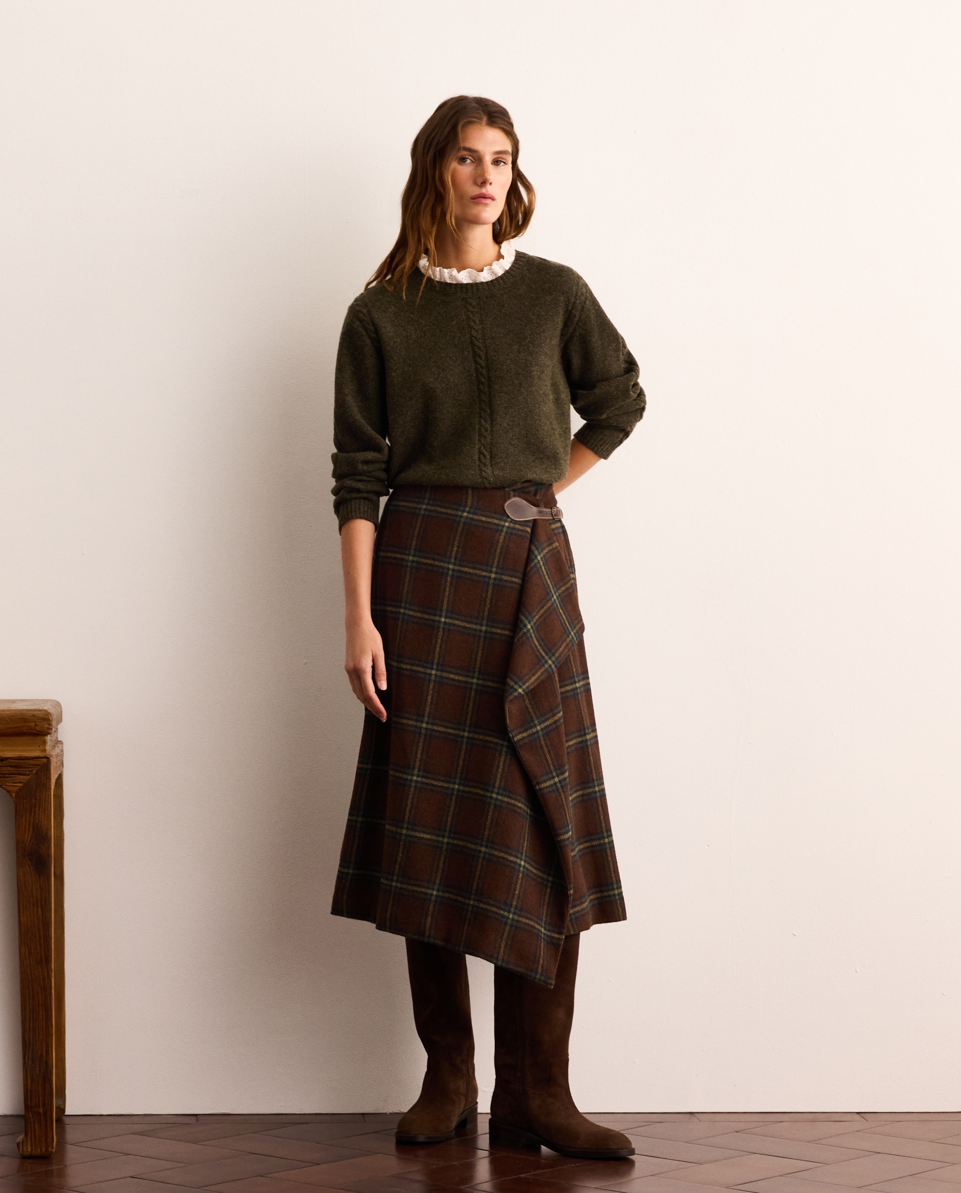 Imagen 0 de Falda midi de tweed con hebilla Marrón