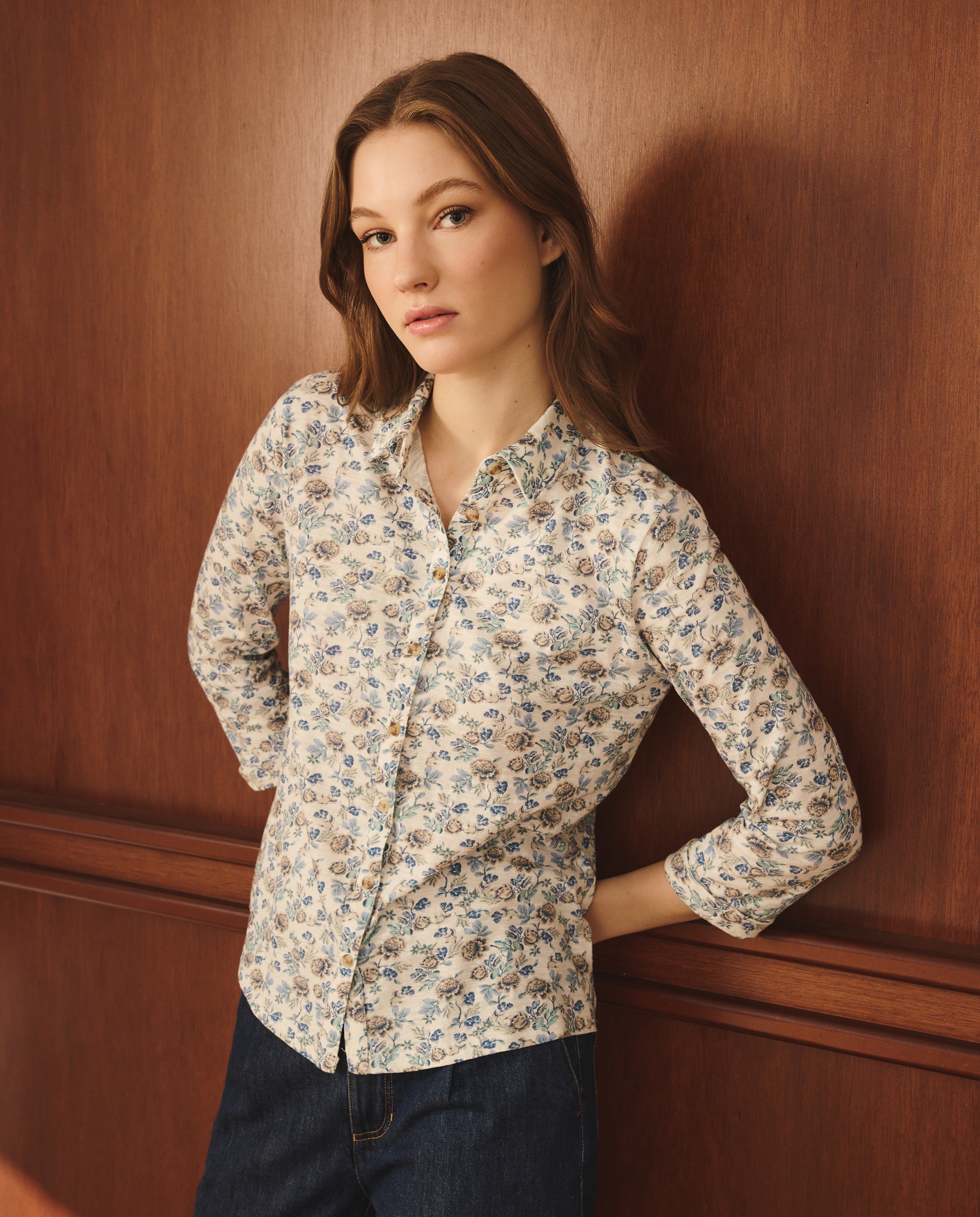 Imagem 0 de T-shirt com Colarinho de Camisa e Estampado Floral