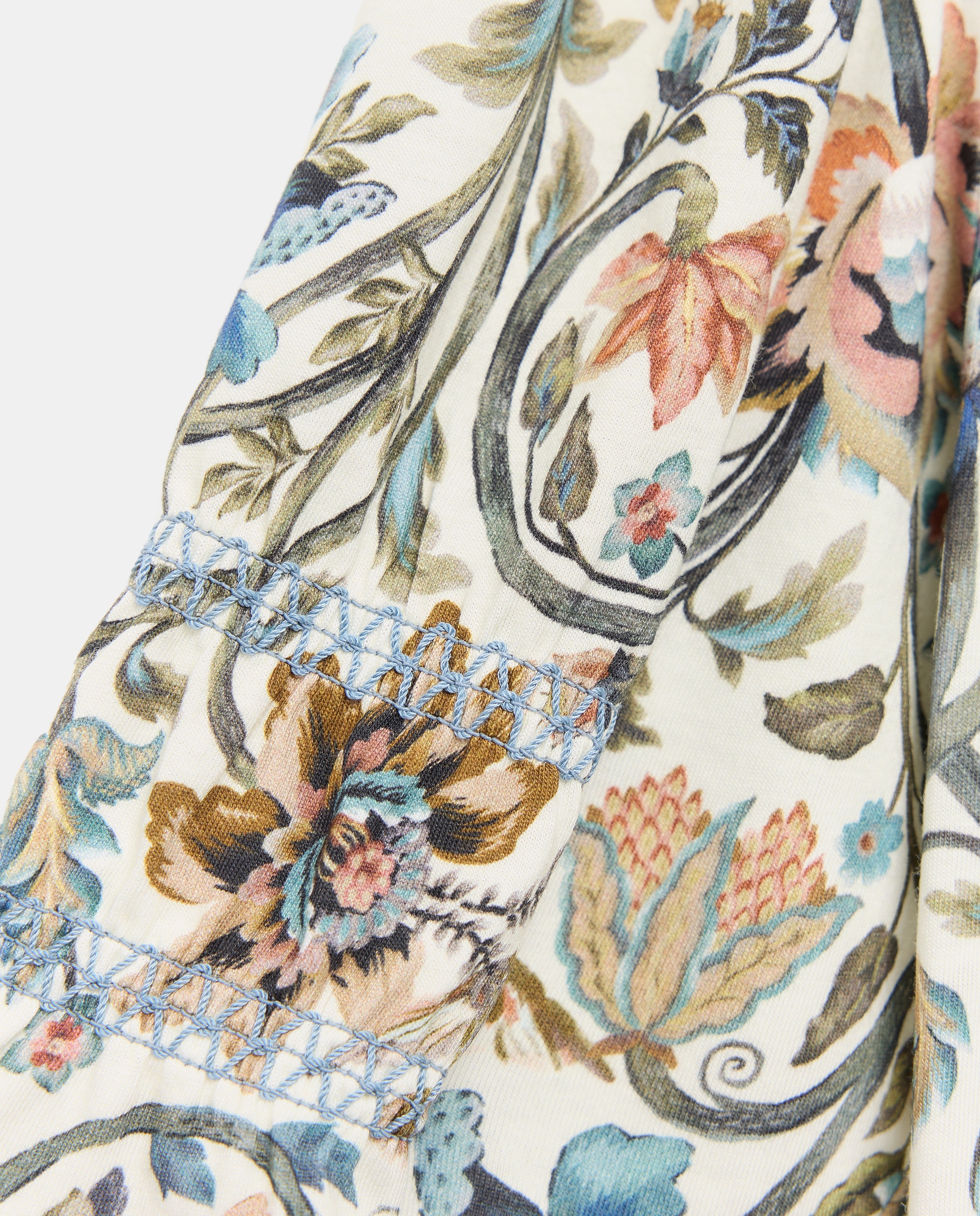 T-shirt com Estampado de Jardim Branco-2