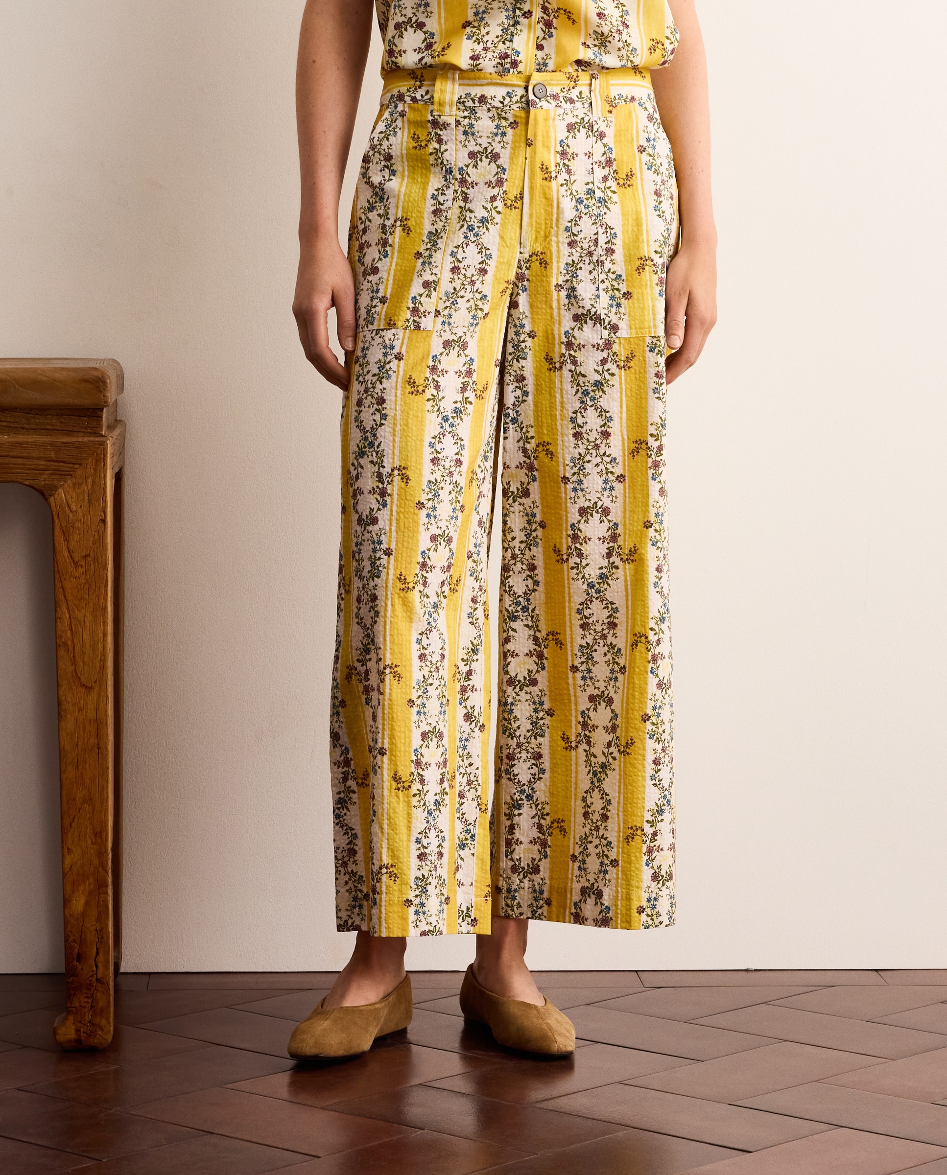 Calças Cropped com Estampado Amarelo-2