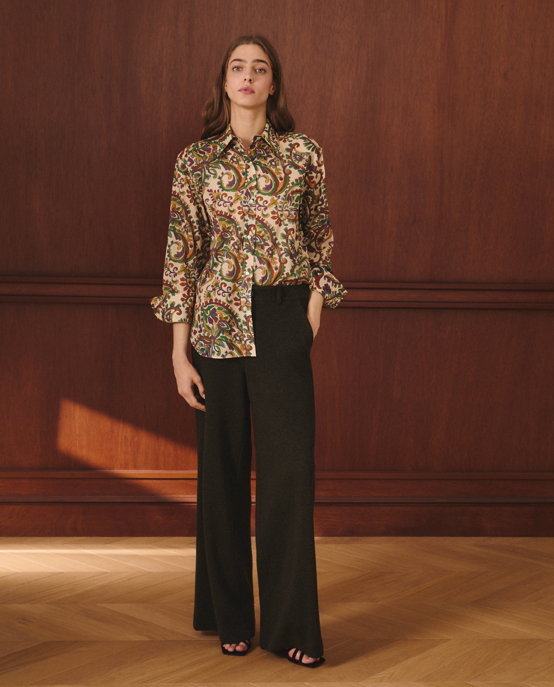 Imagem 0 de Calças de Malha Fluida com Padrão Espinha de Peixe