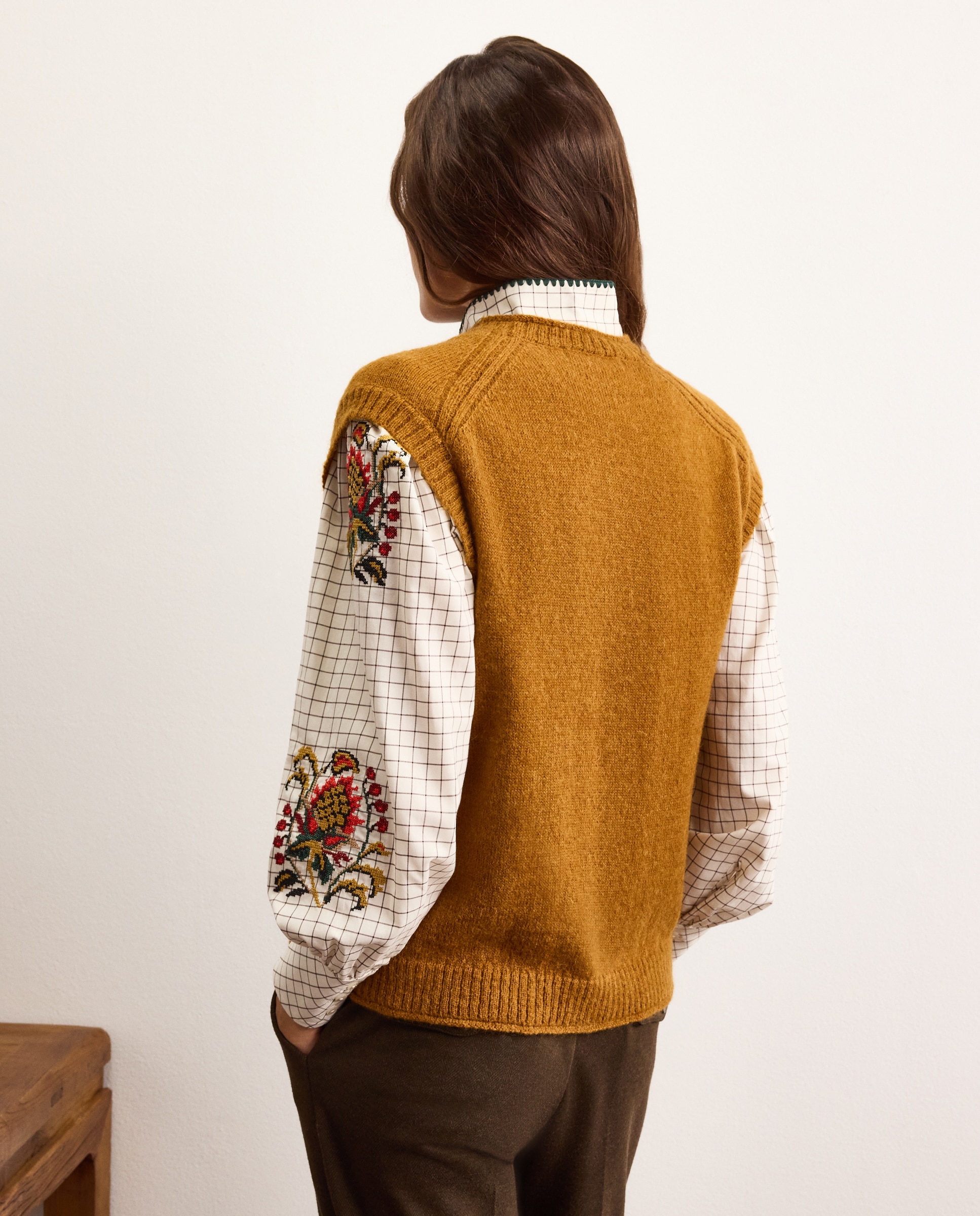 Imagen 3 de Chaleco de mujer cuello caja - Lloyd's - Toffee Toffee